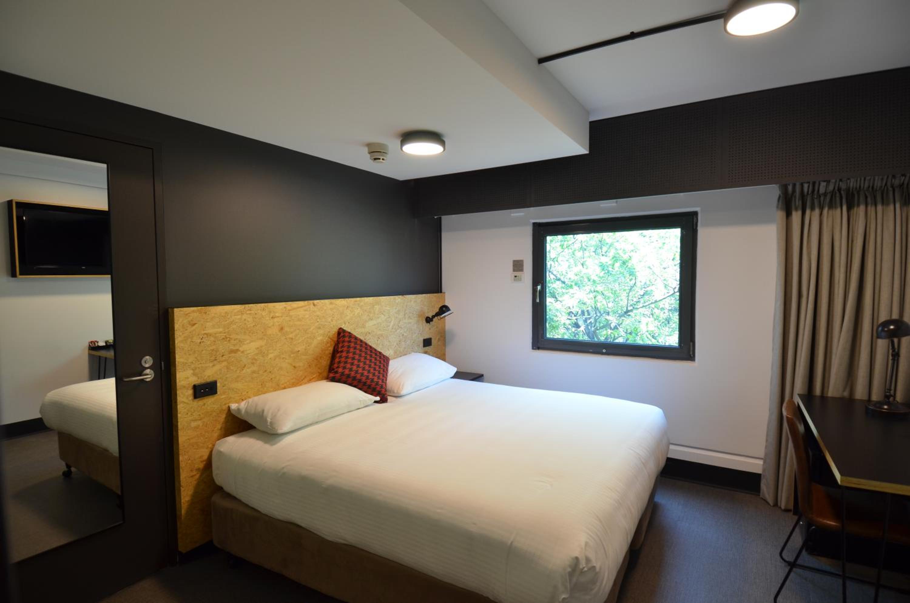 Queen Room - Photo 1