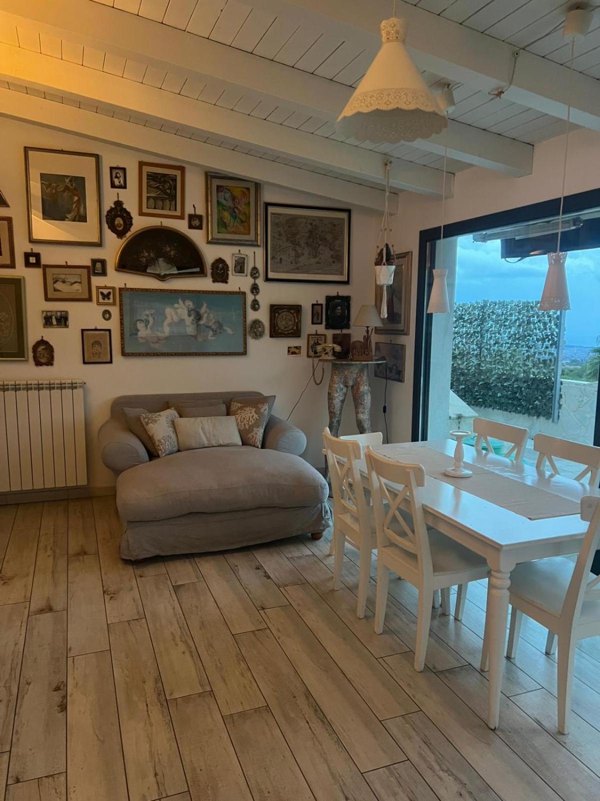 One-Bedroom Apartment With View photo 2