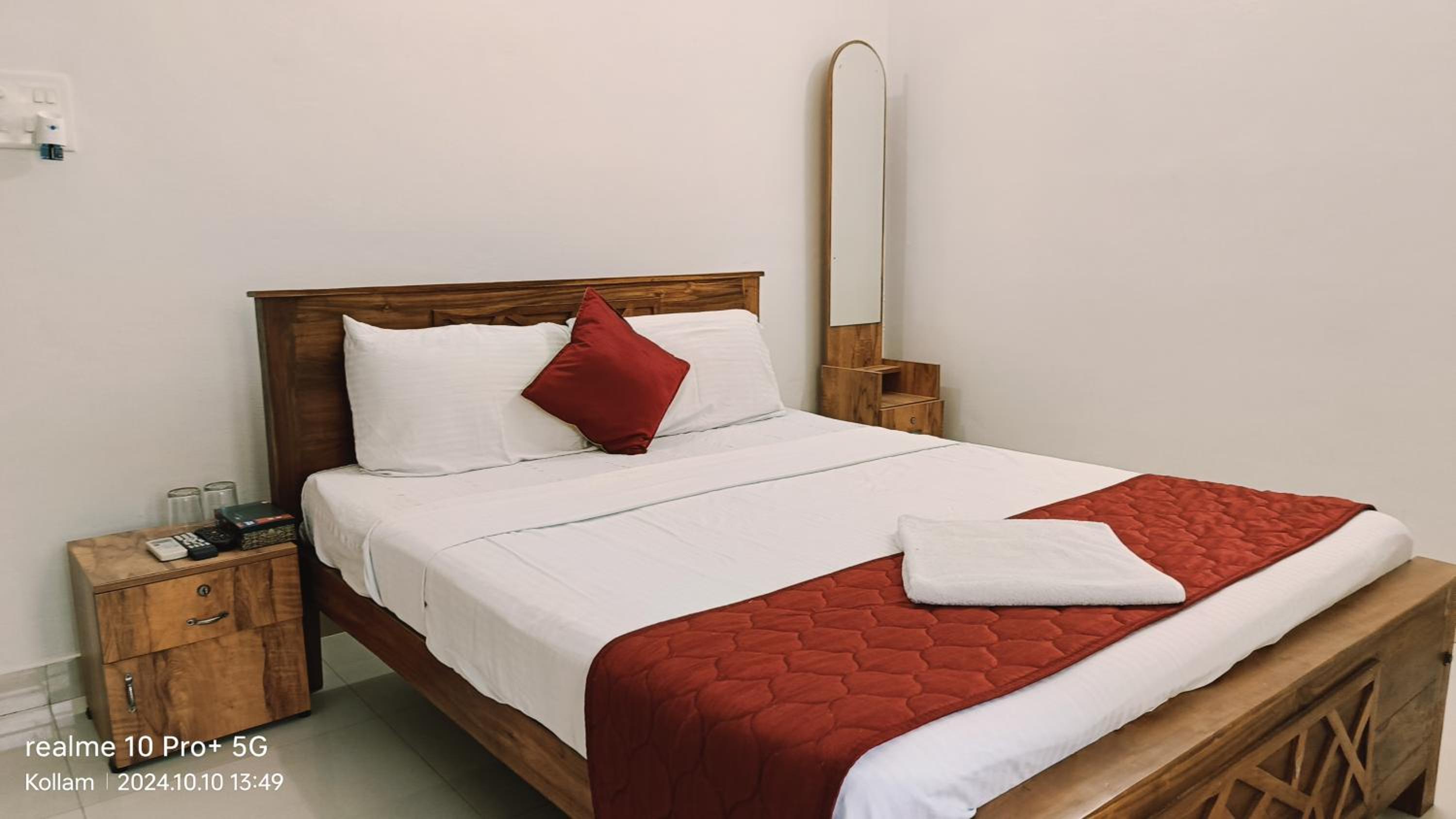 Budget Double Room photo 3