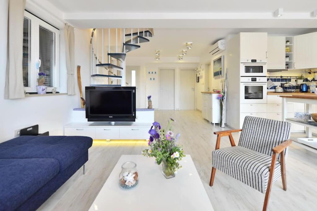 Four-Bedroom Luxury Apartment