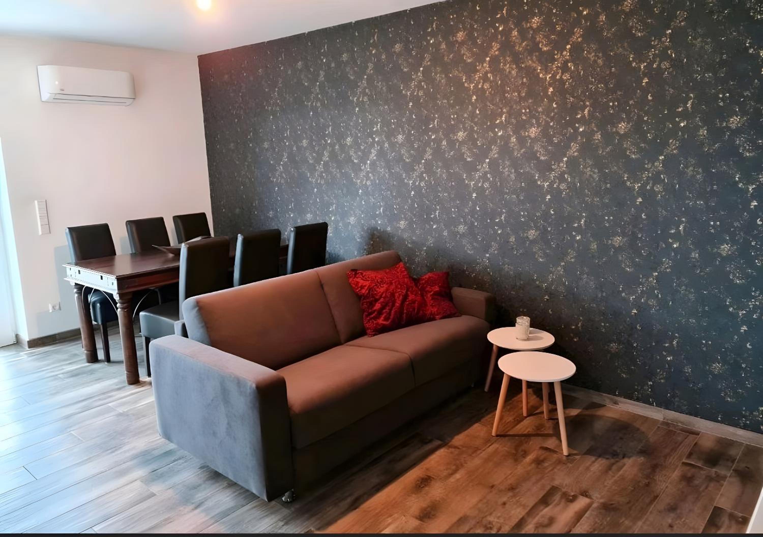 Superior One-Bedroom Apartment