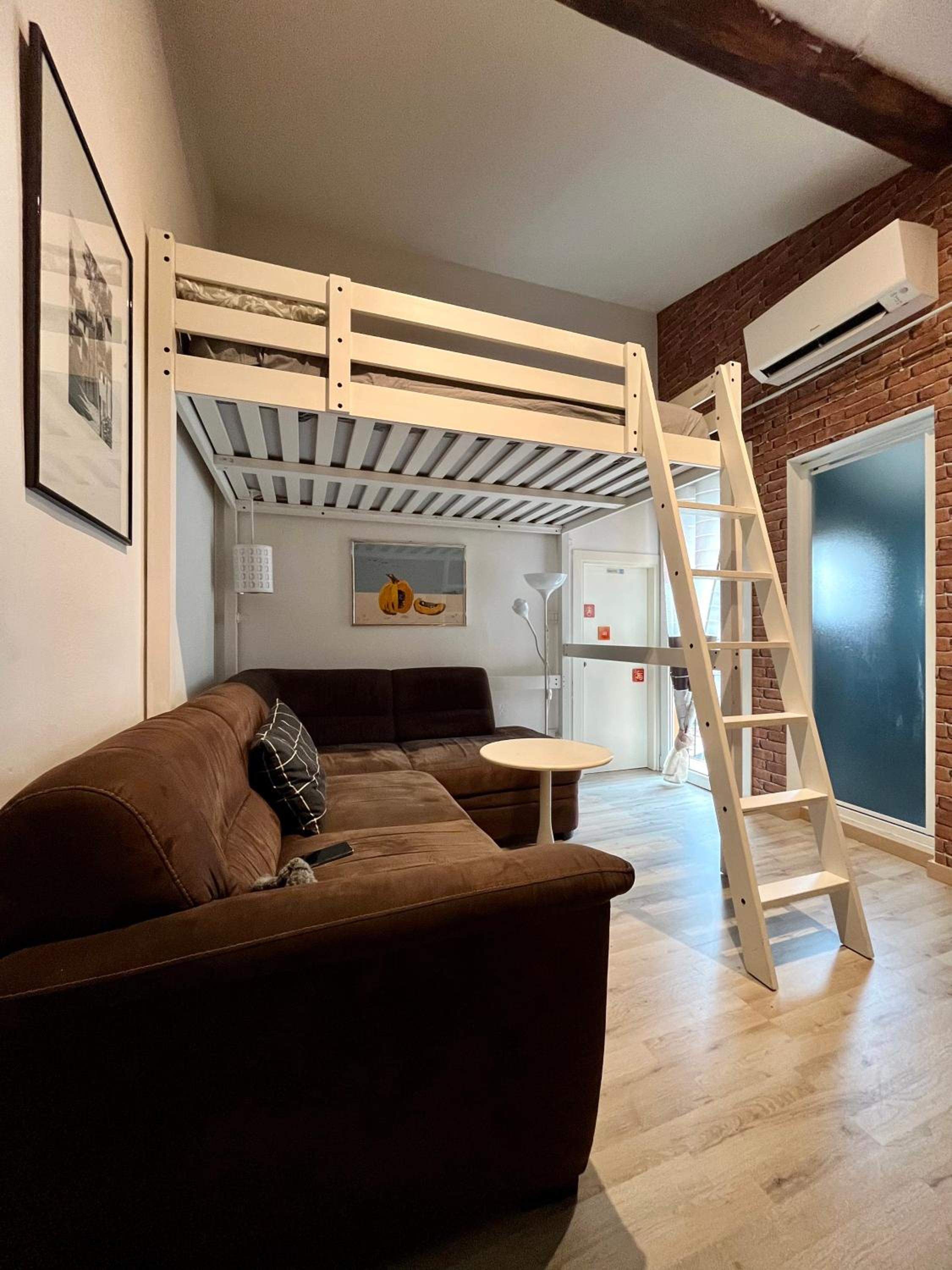 One-Bedroom Apartment