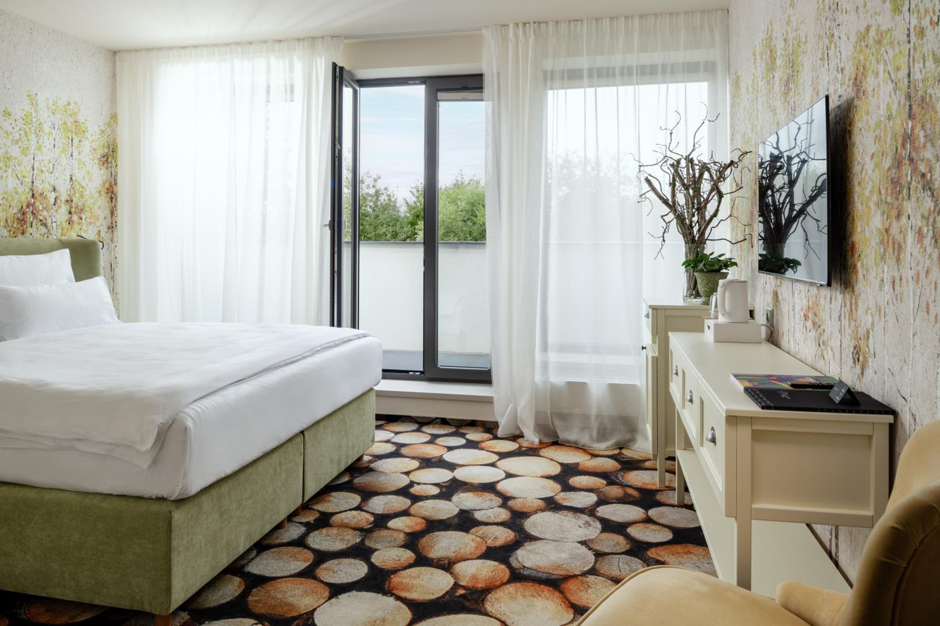 Deluxe Double Room with Balcony - Photo 1