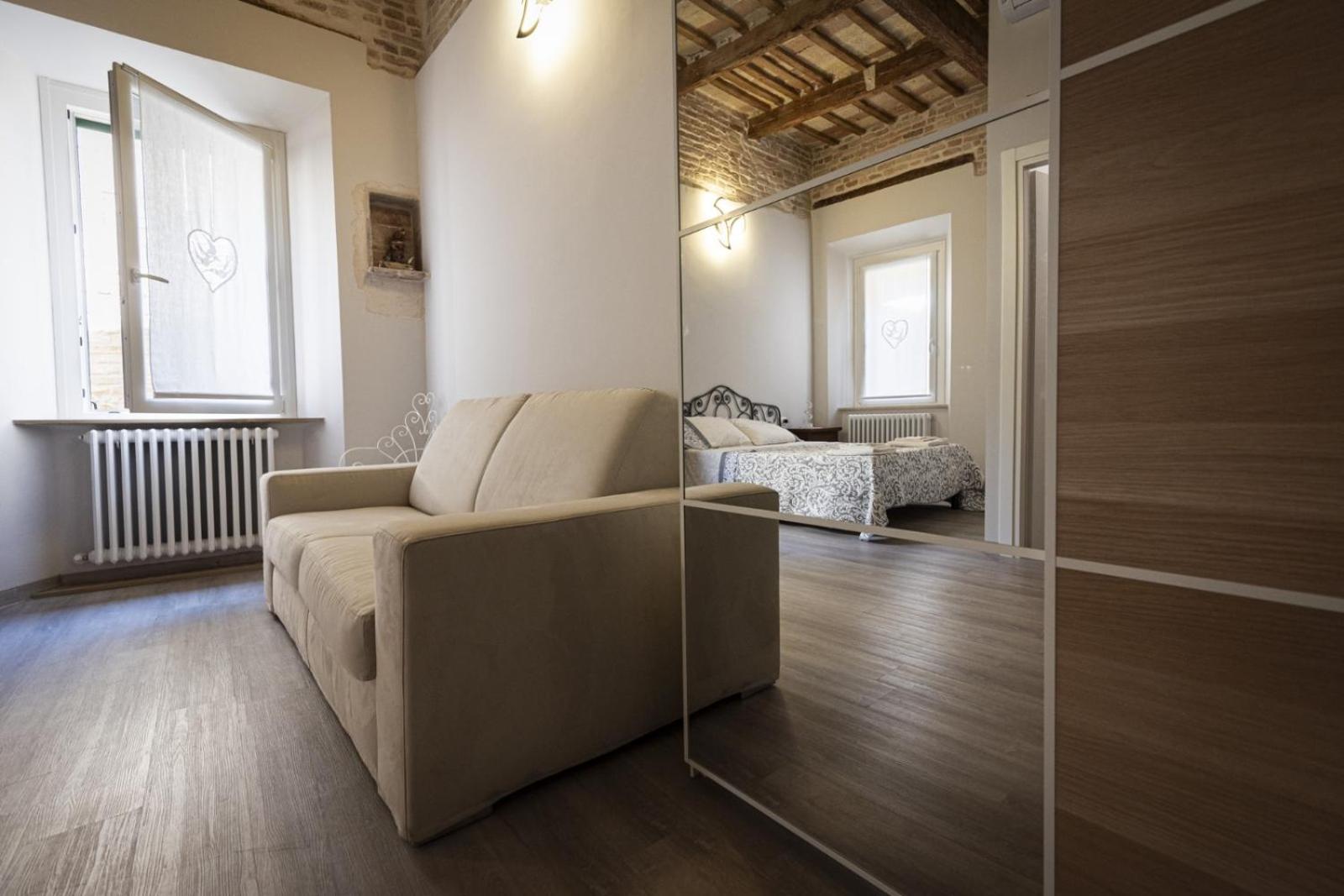 Large Double Room photo 3