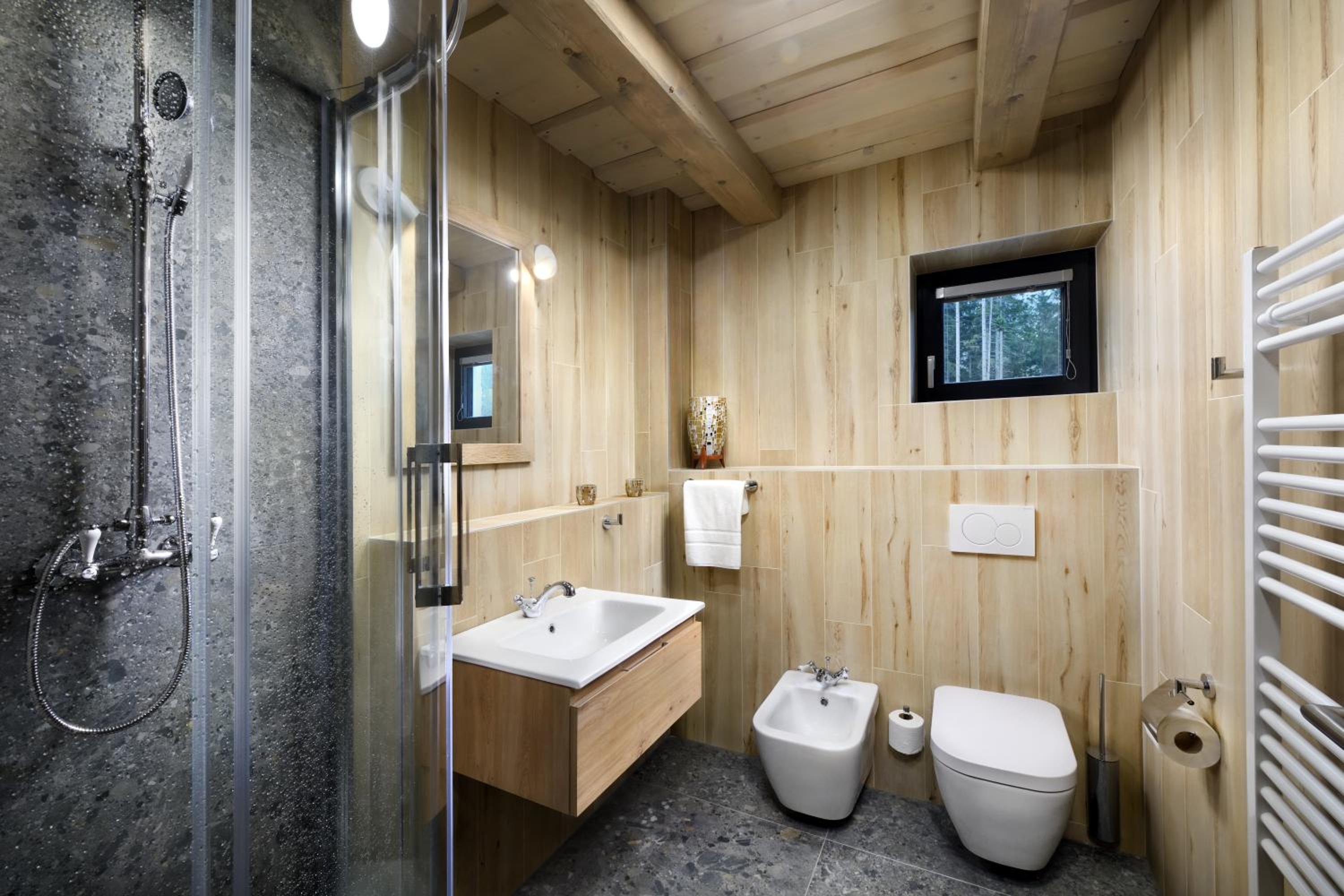 One-Bedroom Deluxe Apartment