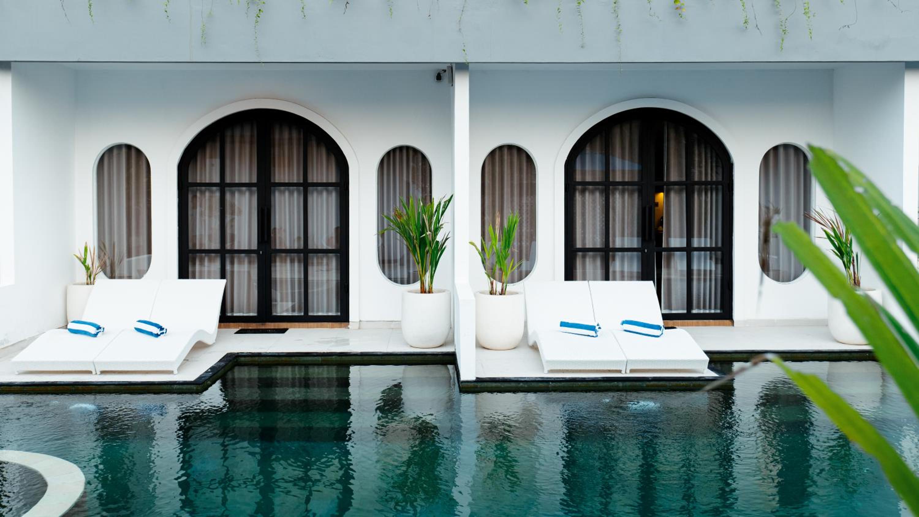 Junior Suite Pool Access - Photo 14