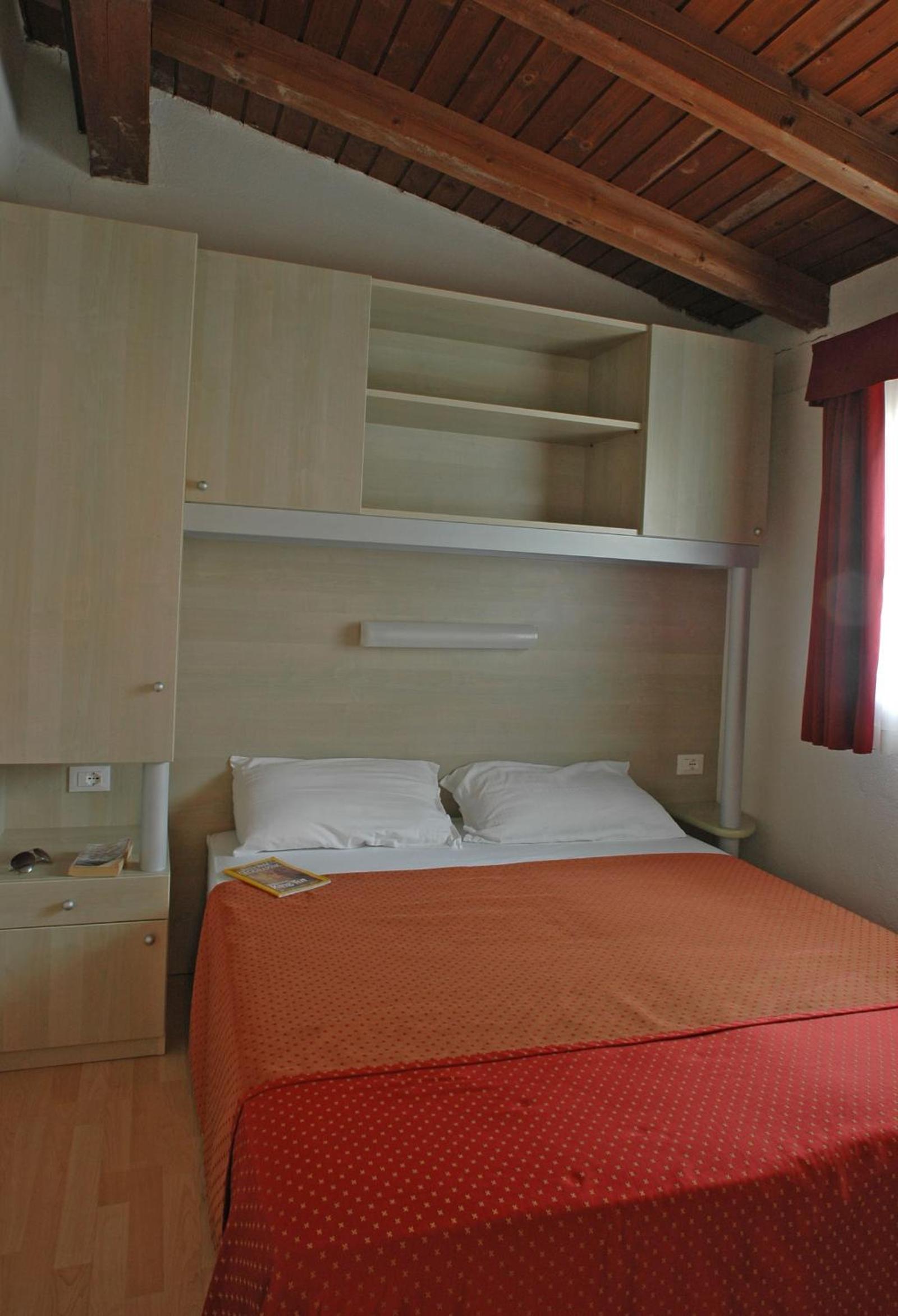 Bungalow photo 1