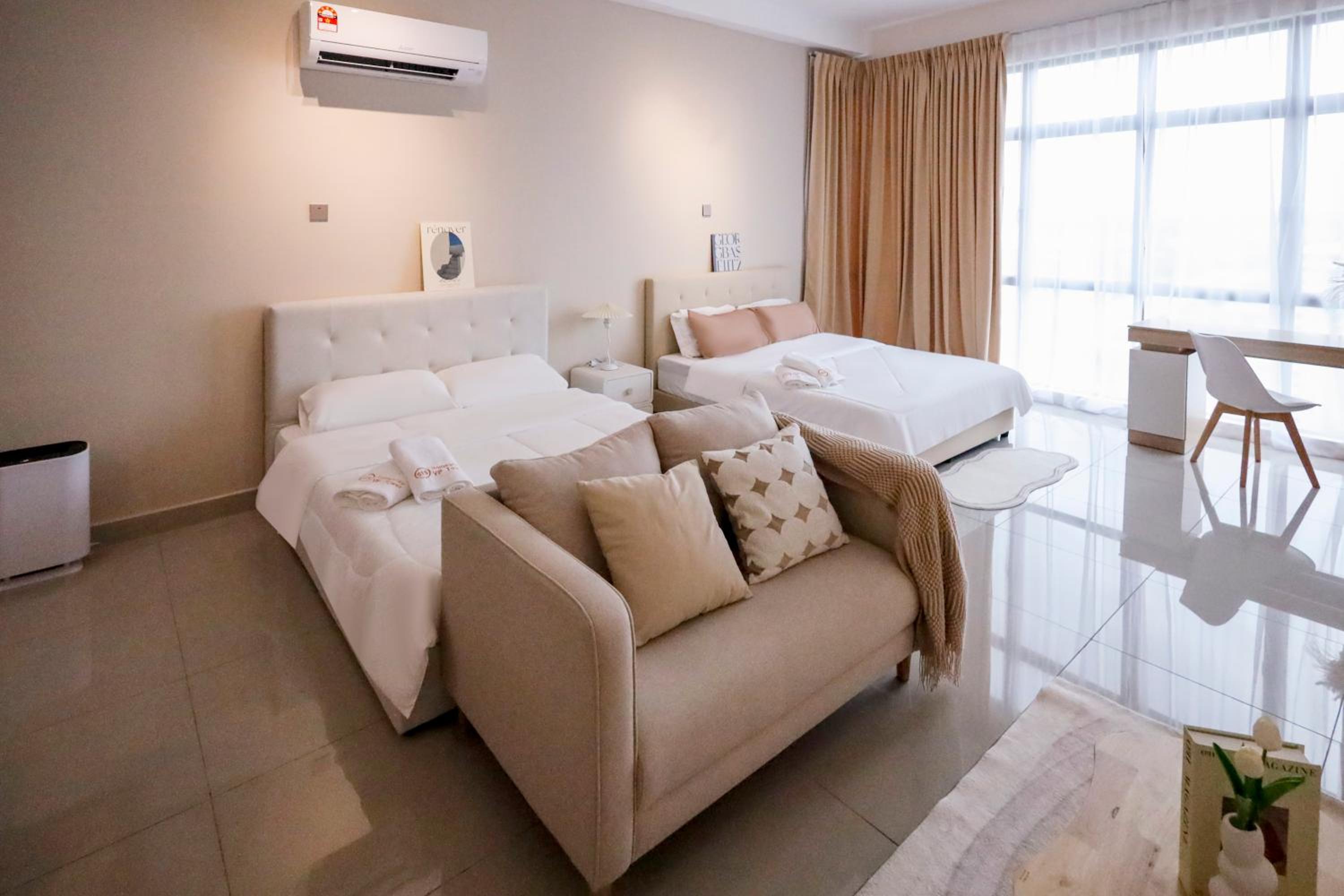 Quadruple Room with Lake View