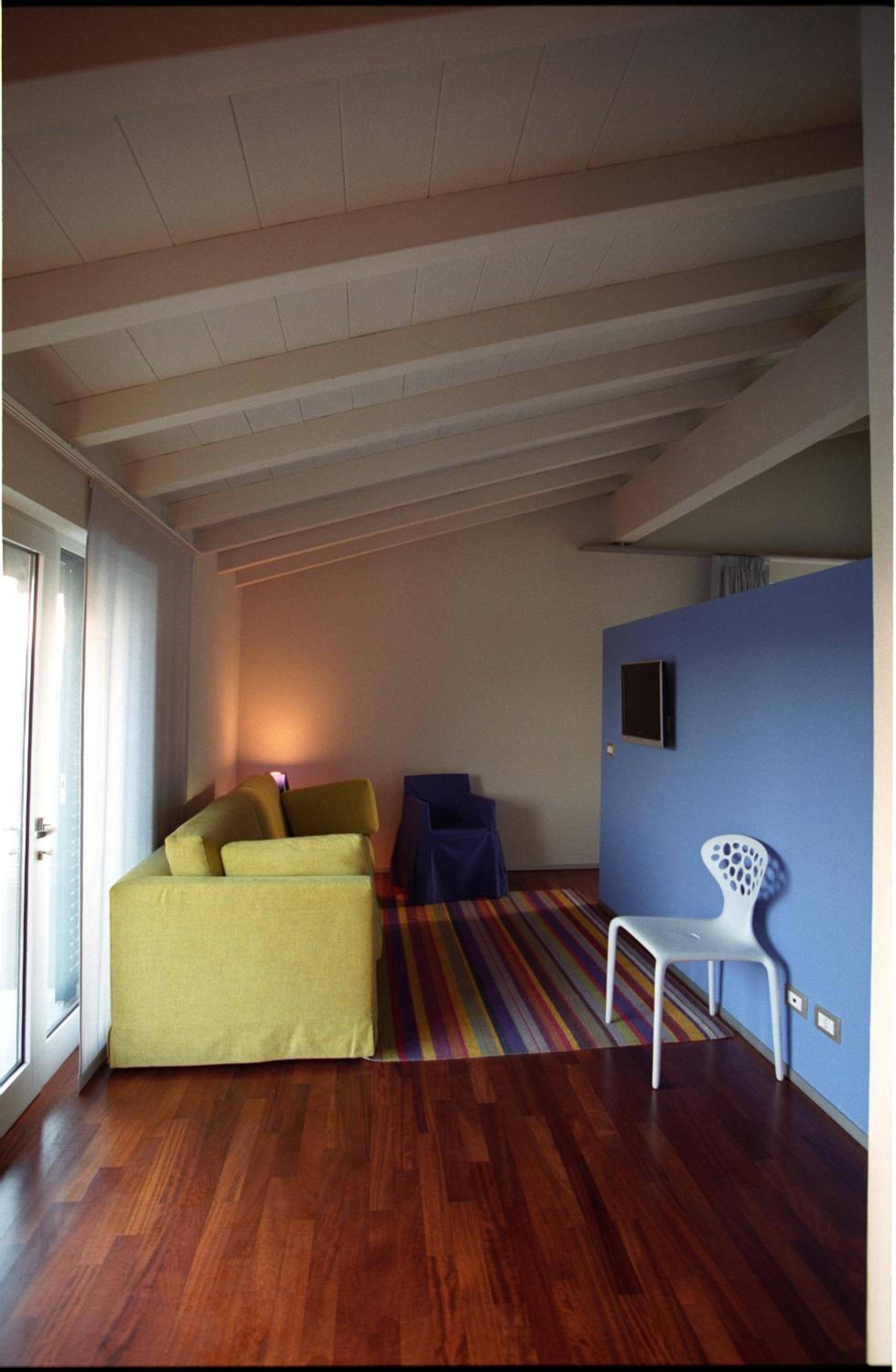 One-Bedroom Apartment (2 Adults) - Photo 8