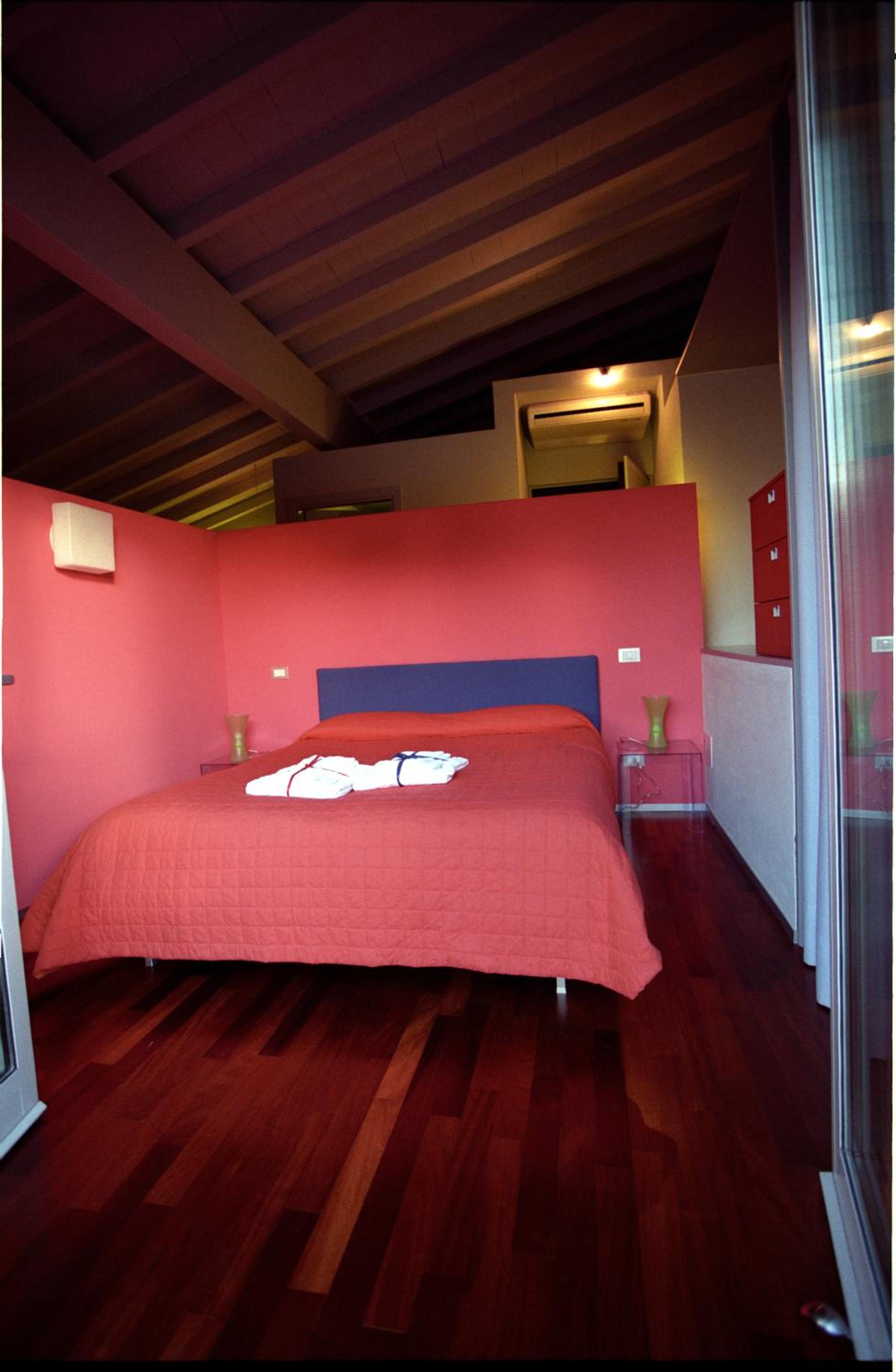 One-Bedroom Apartment (2 Adults) - Photo 9