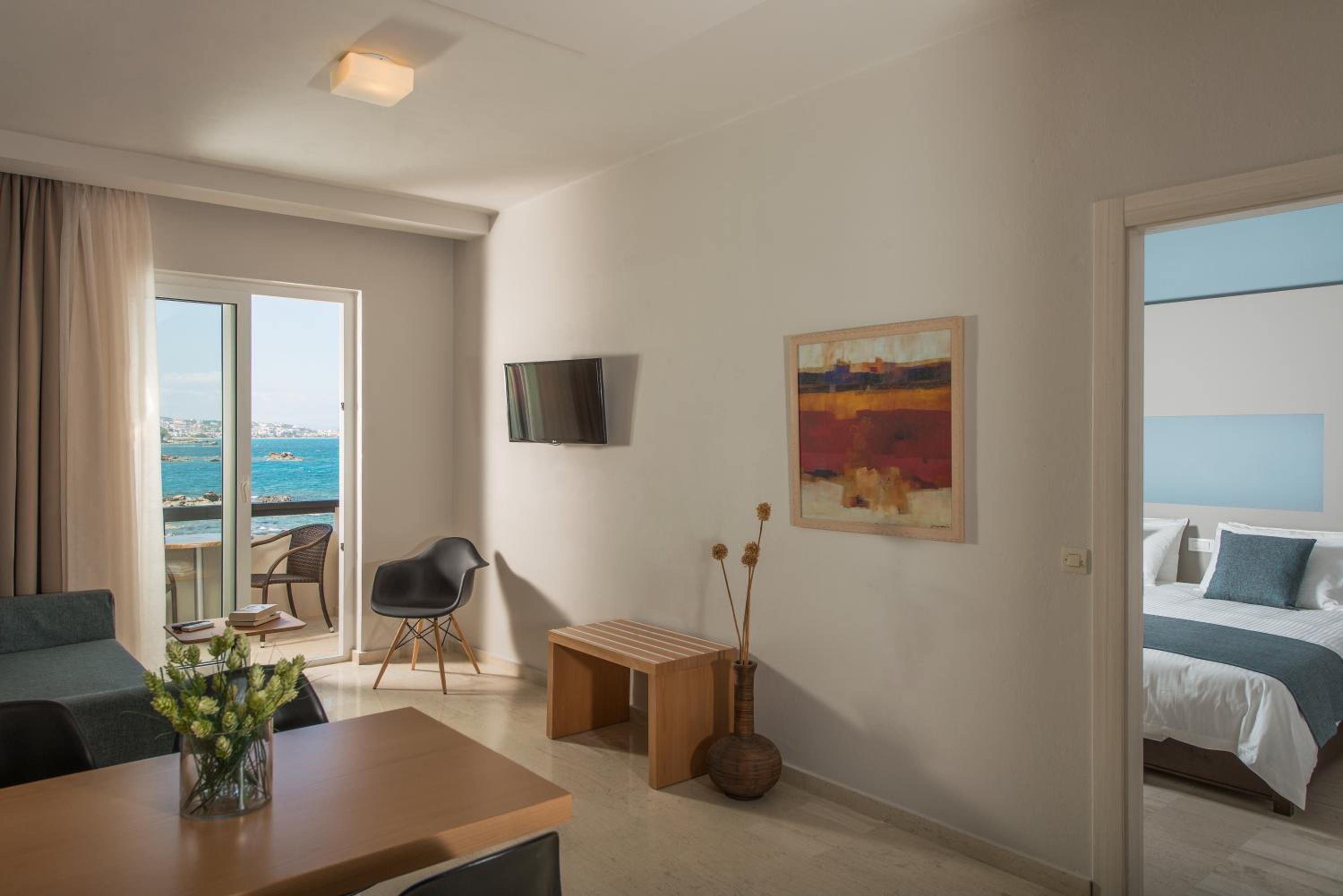 Suite - Sea Front - Photo 1