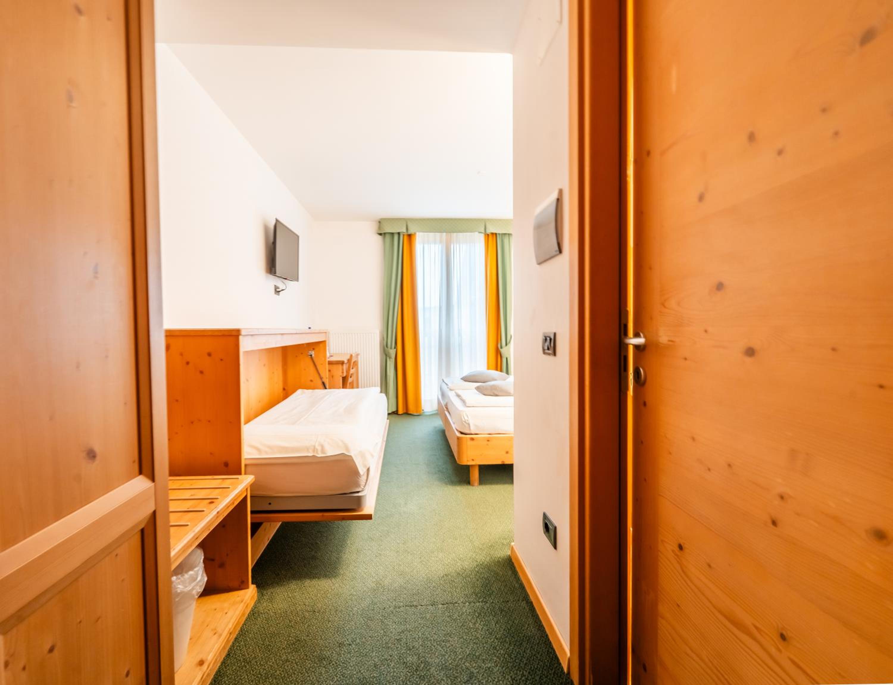 Triple Room with Spa Access - Photo 3