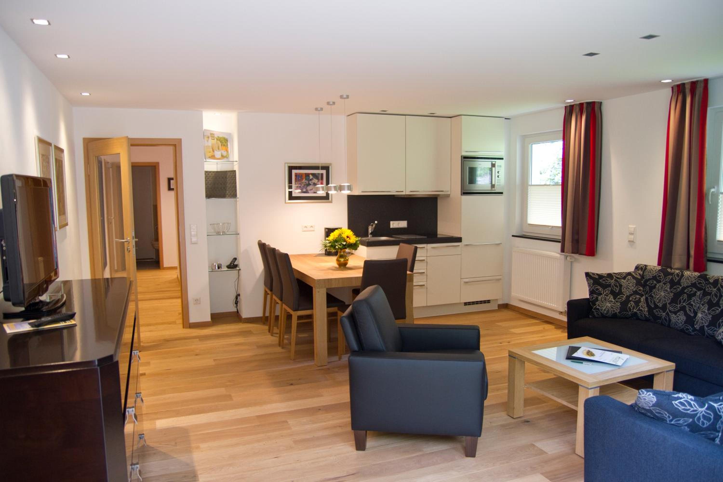 Two-Bedroom Apartment with Terrace photo 3