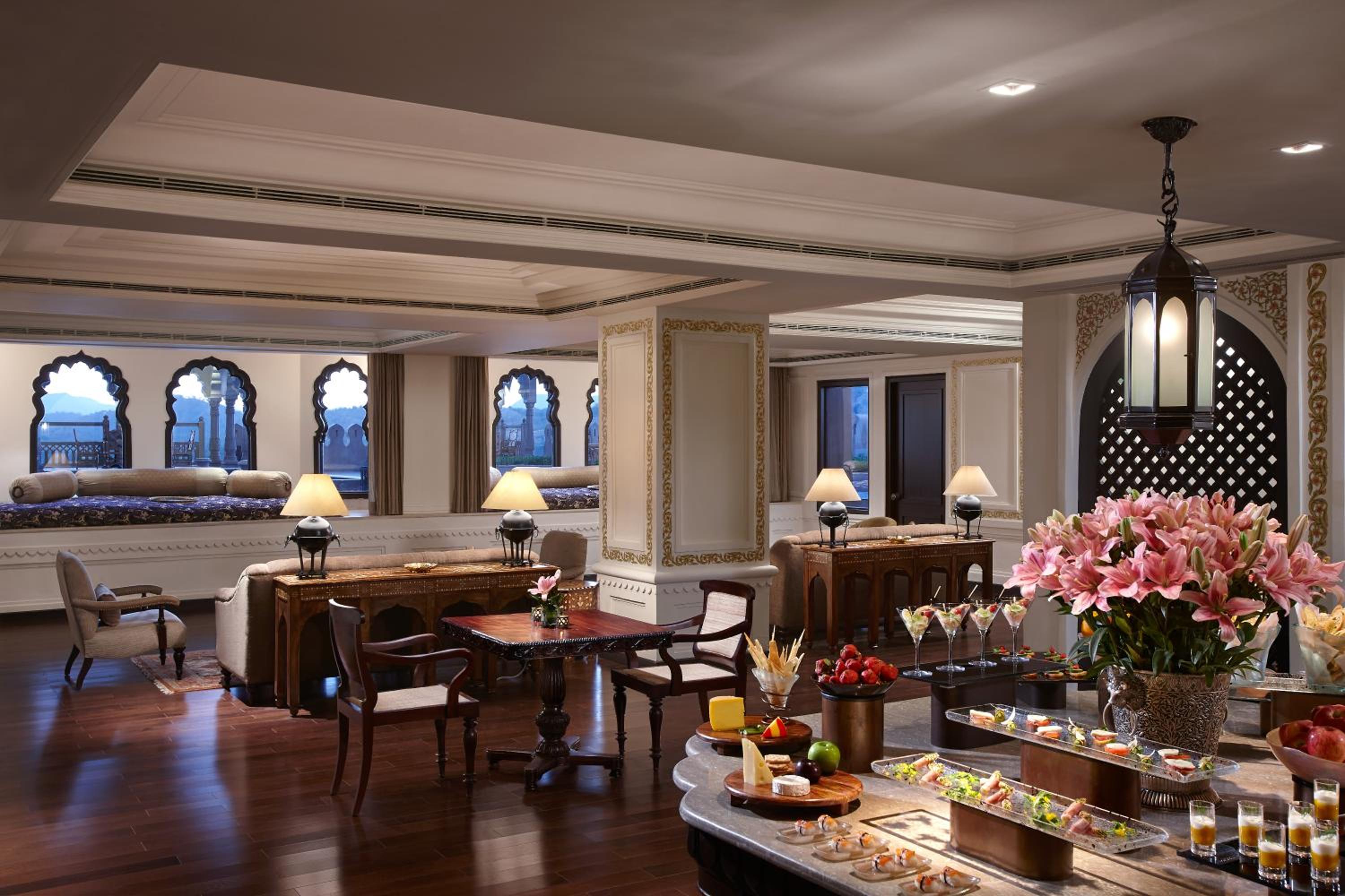 Fairmont Gold King Non Smoking complimentary craft beers or signature cocktail at Anjum per room per stay, Happy Hours (Buy 1 Get 1) at Anjum Bar on Select beverages,20% off on Food & Soft Beverage and Laundry, Set dinner for couple at Zarin@INR 5000++ - Photo 5