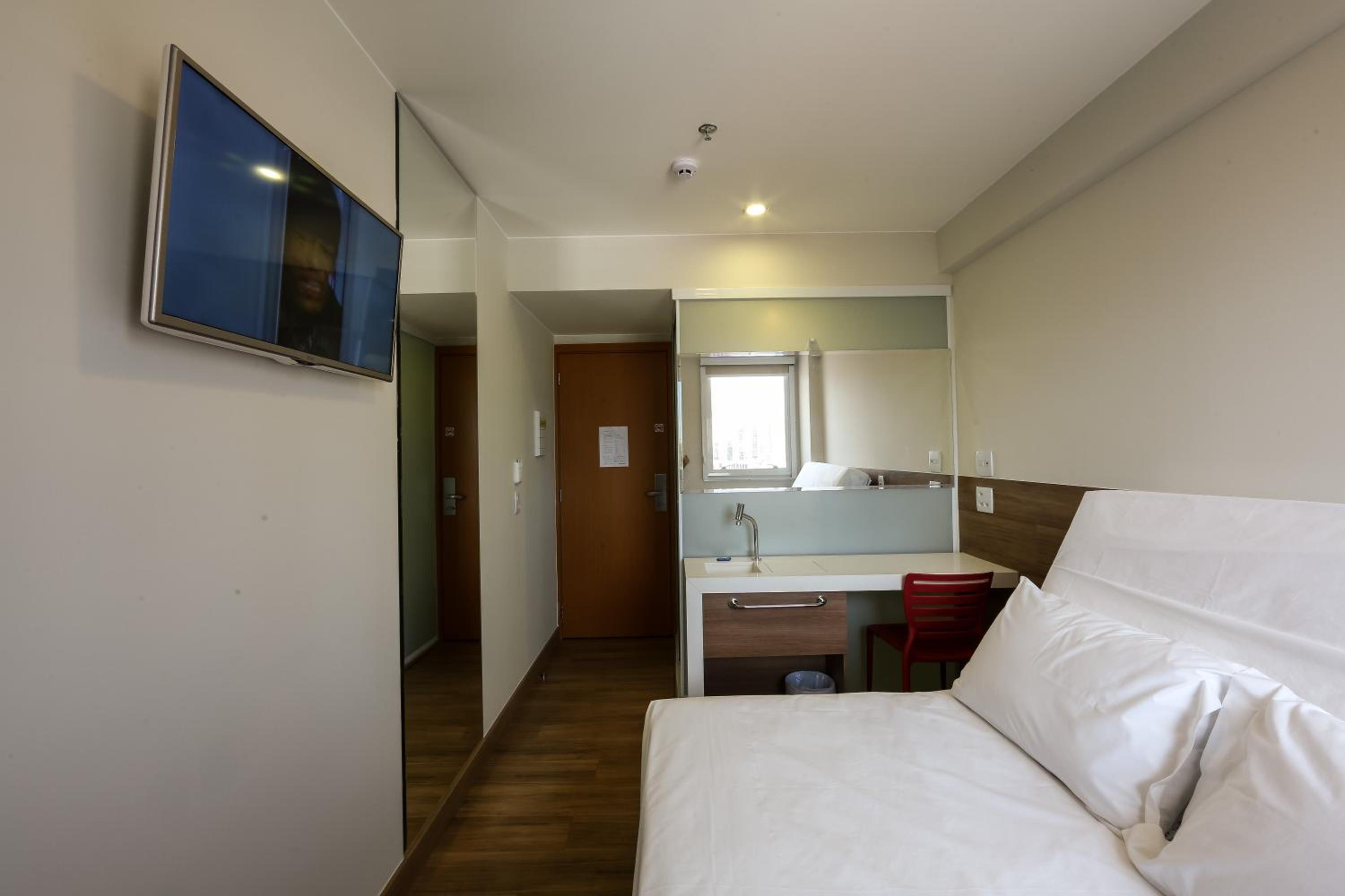 Suite with City View photo 2