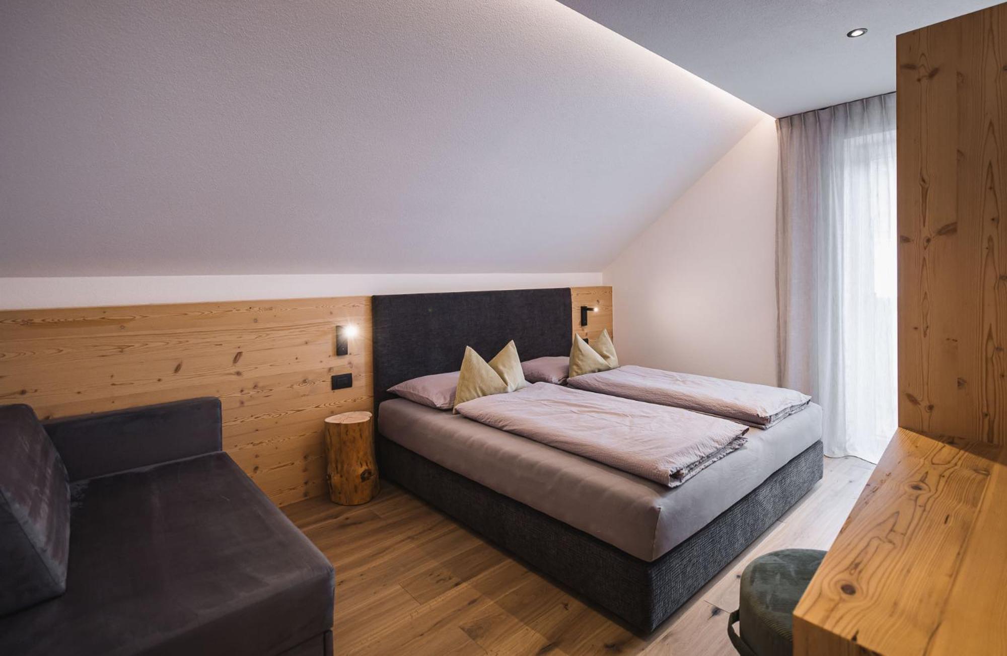 Superior One-Bedroom Apartment with Balcony