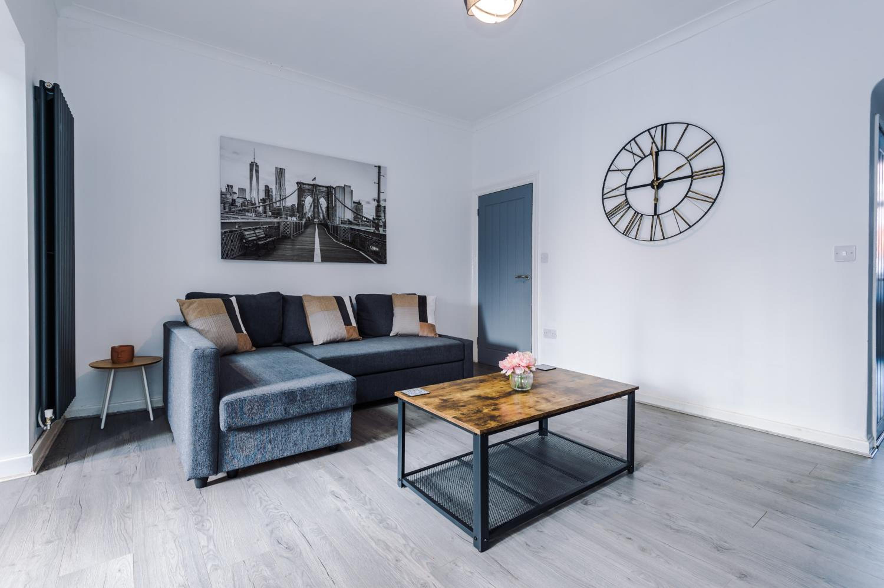 Three-Bedroom Apartment photo 1