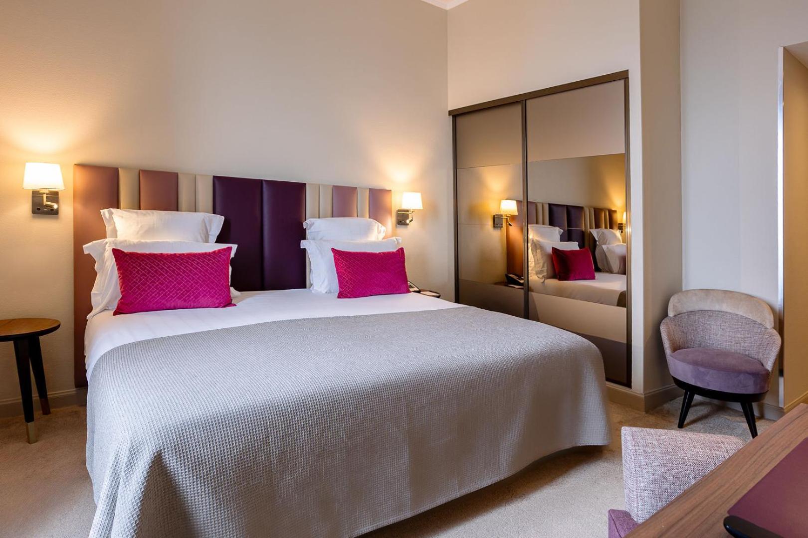 Superior Room with Sea View - Photo 3