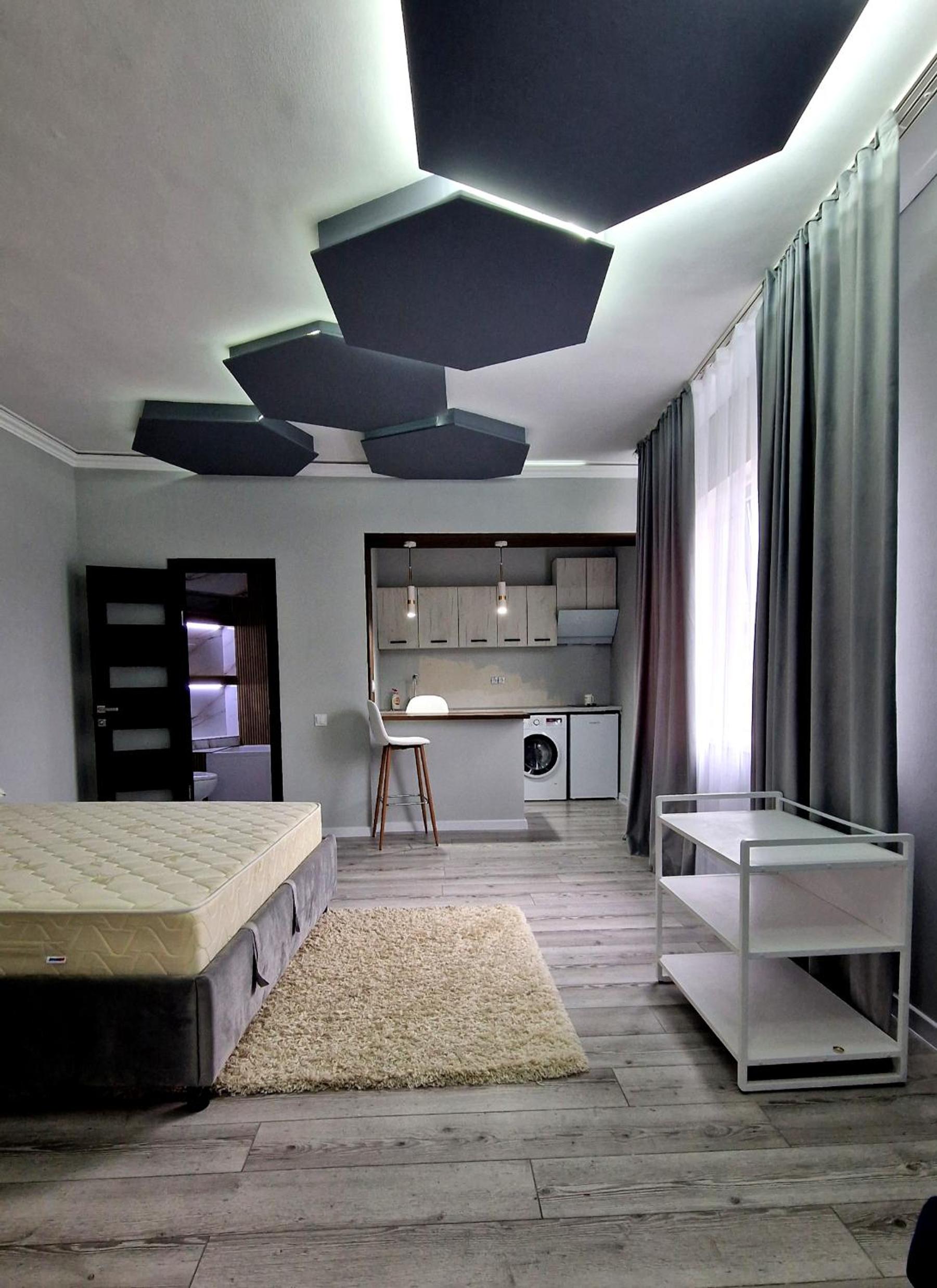 One-Bedroom Apartment photo 1