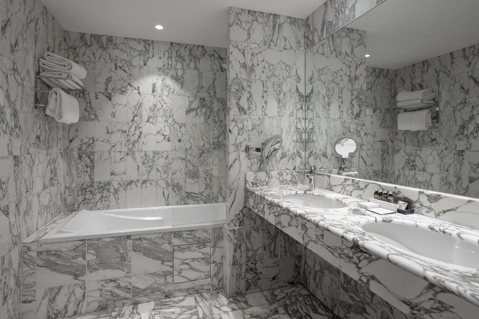 Junior Suite with Sea View - Photo 4