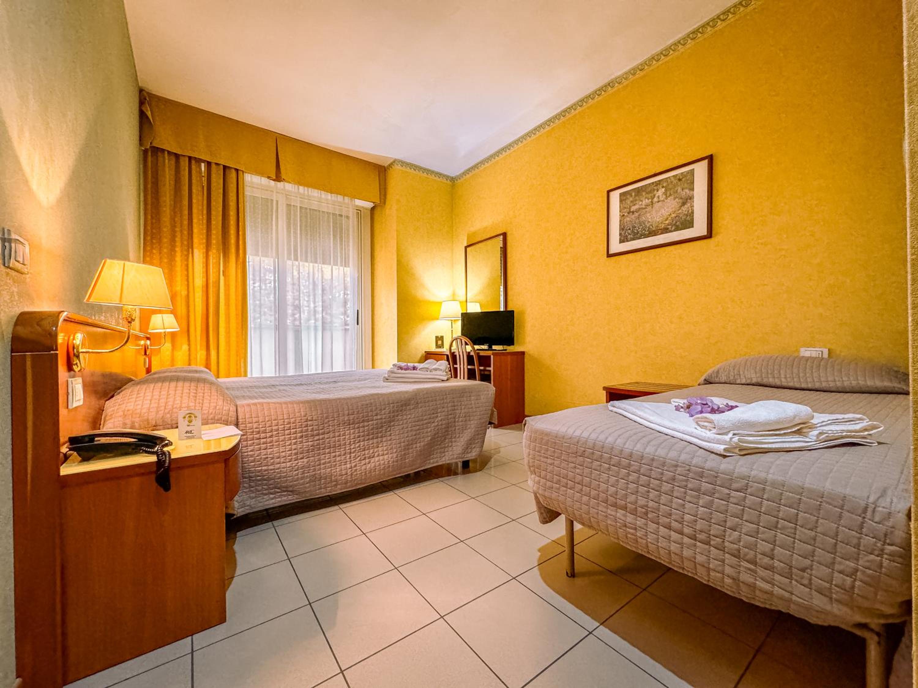 Triple Room with City View