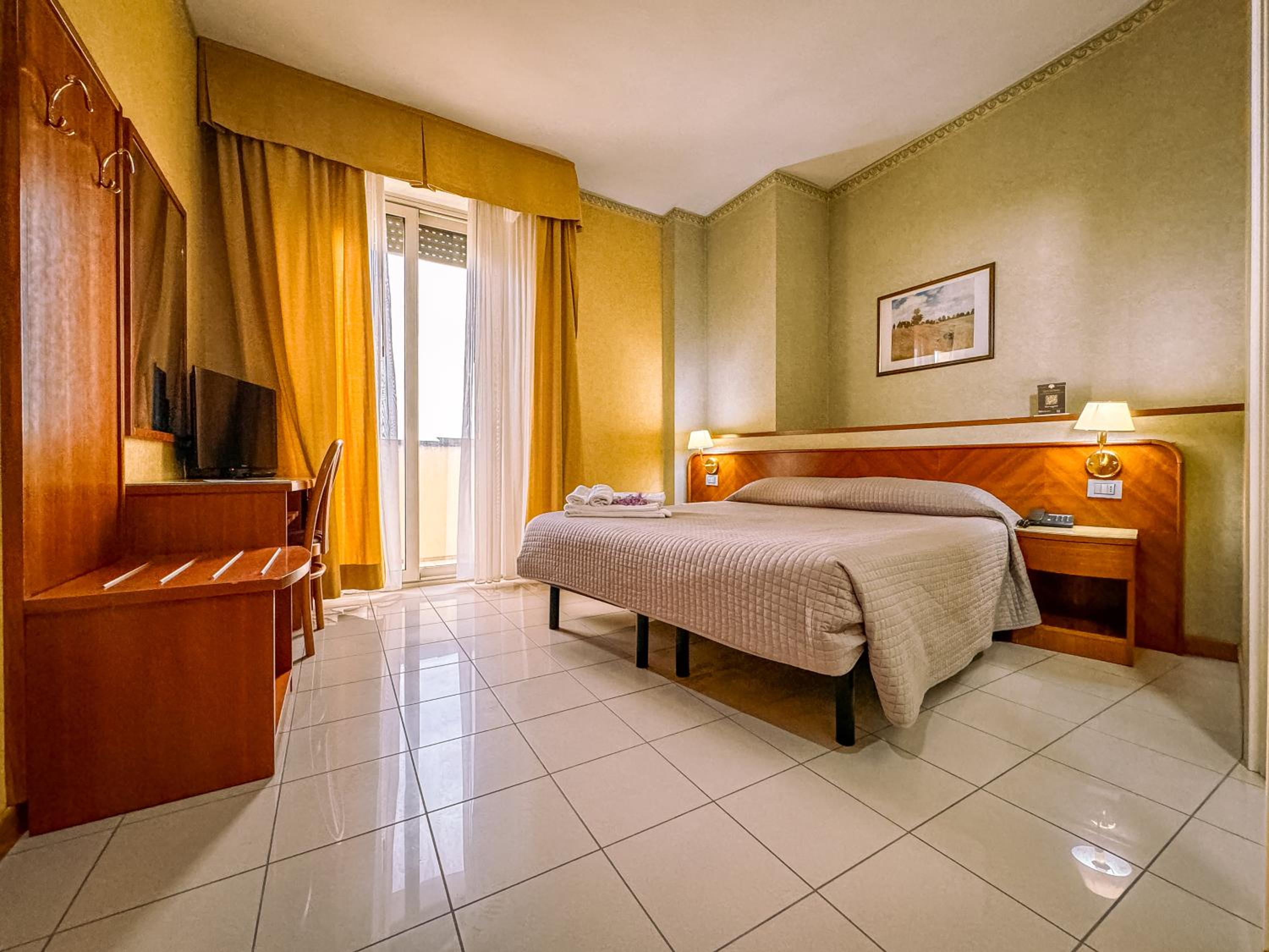 Double or Twin Room with City View