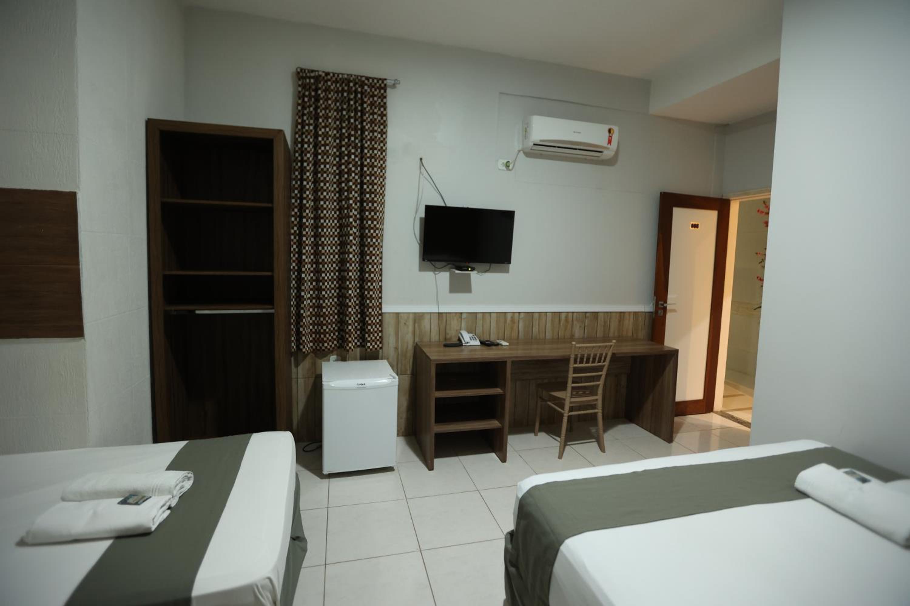 Quadruple Room - Photo 8