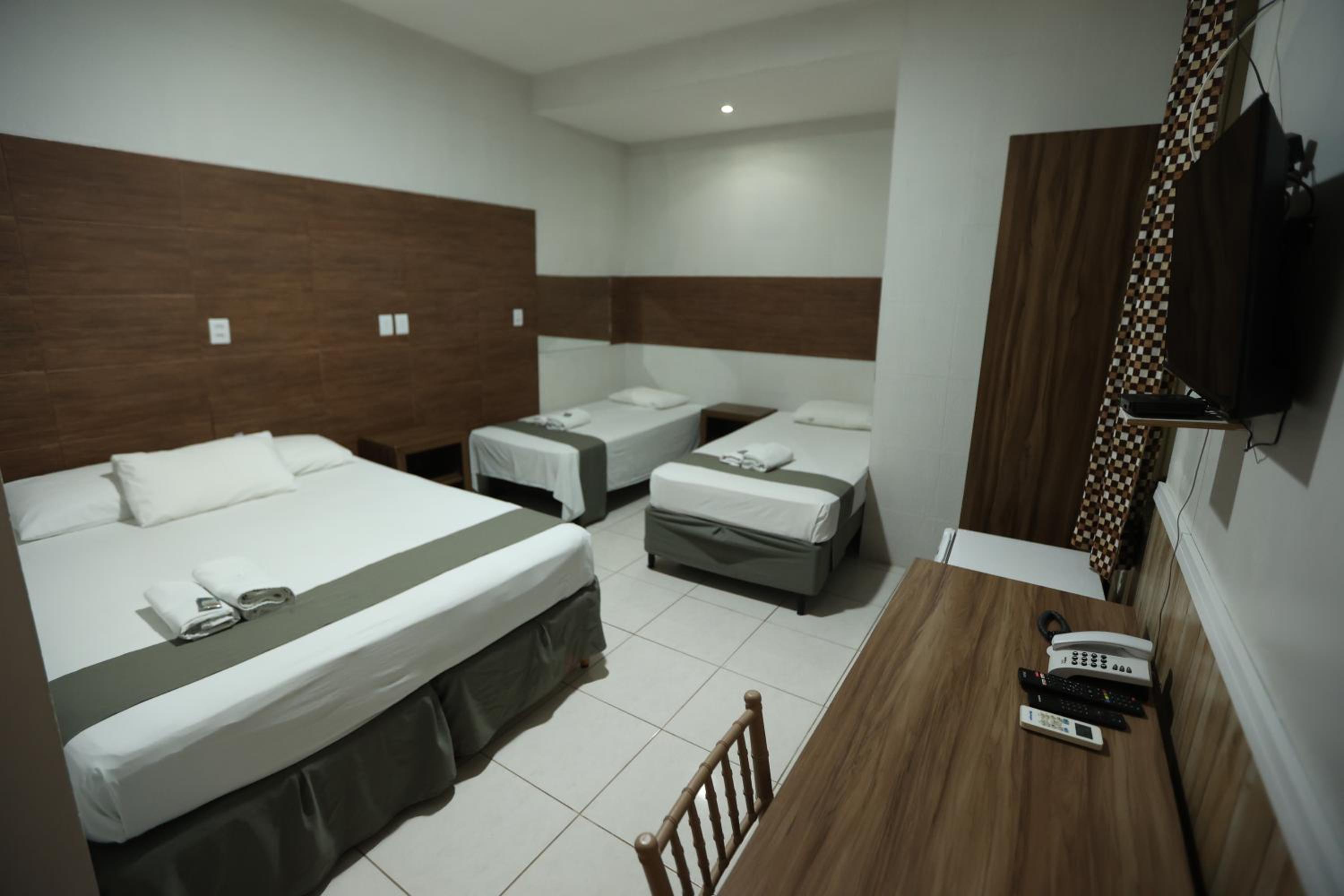 Quadruple Room - Photo 9