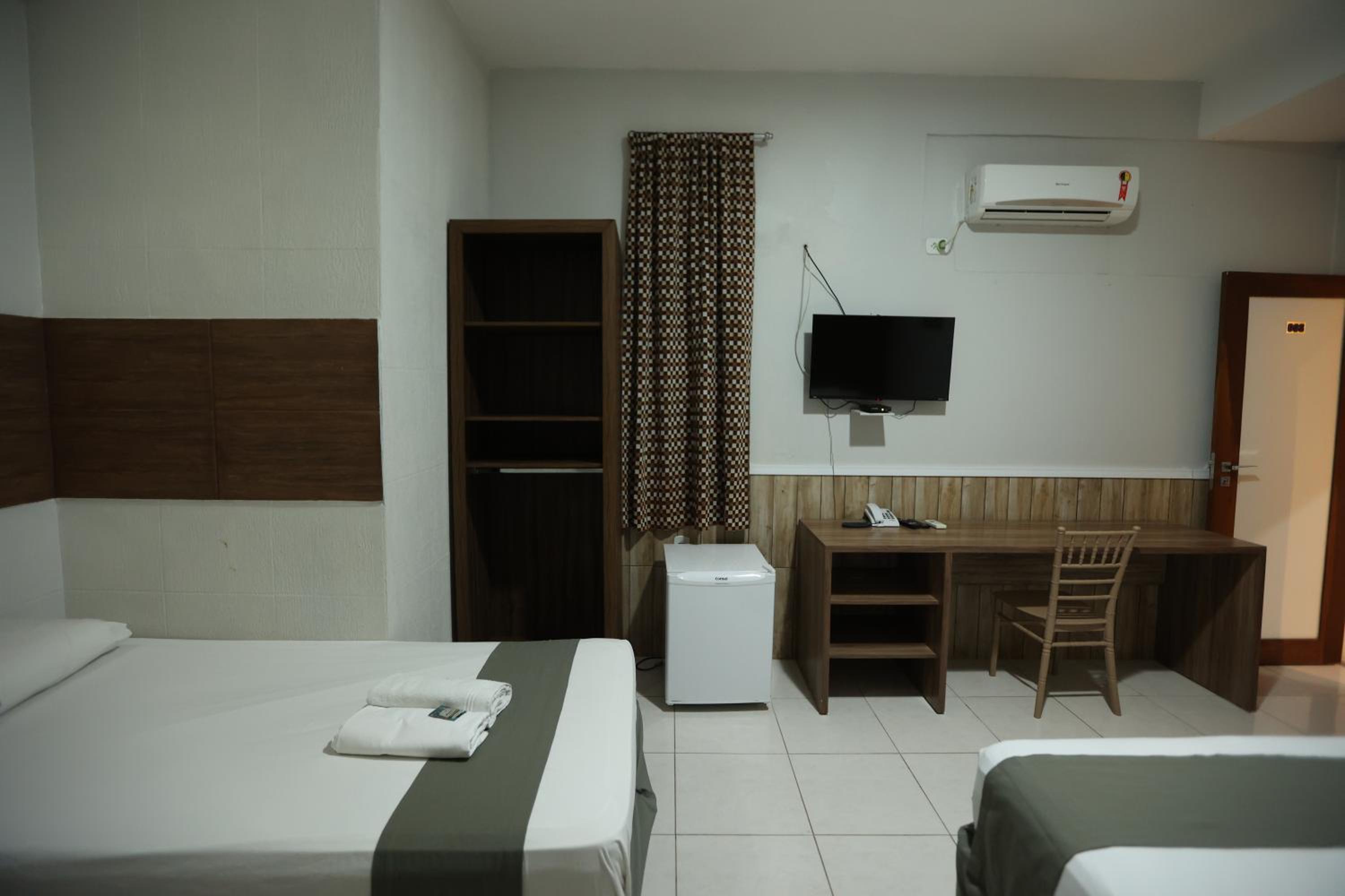 Quadruple Room - Photo 1