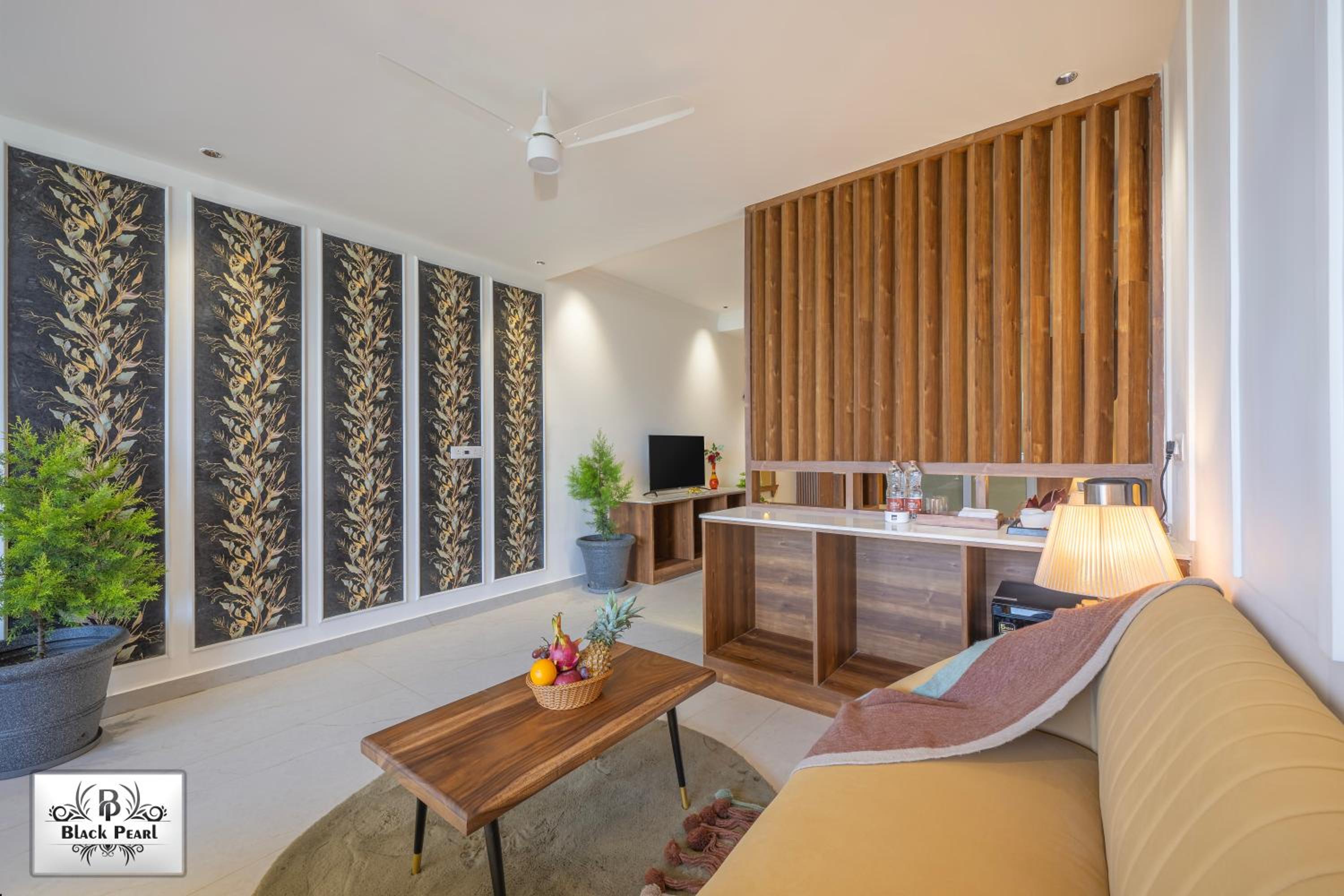 Suite With Hot Tub