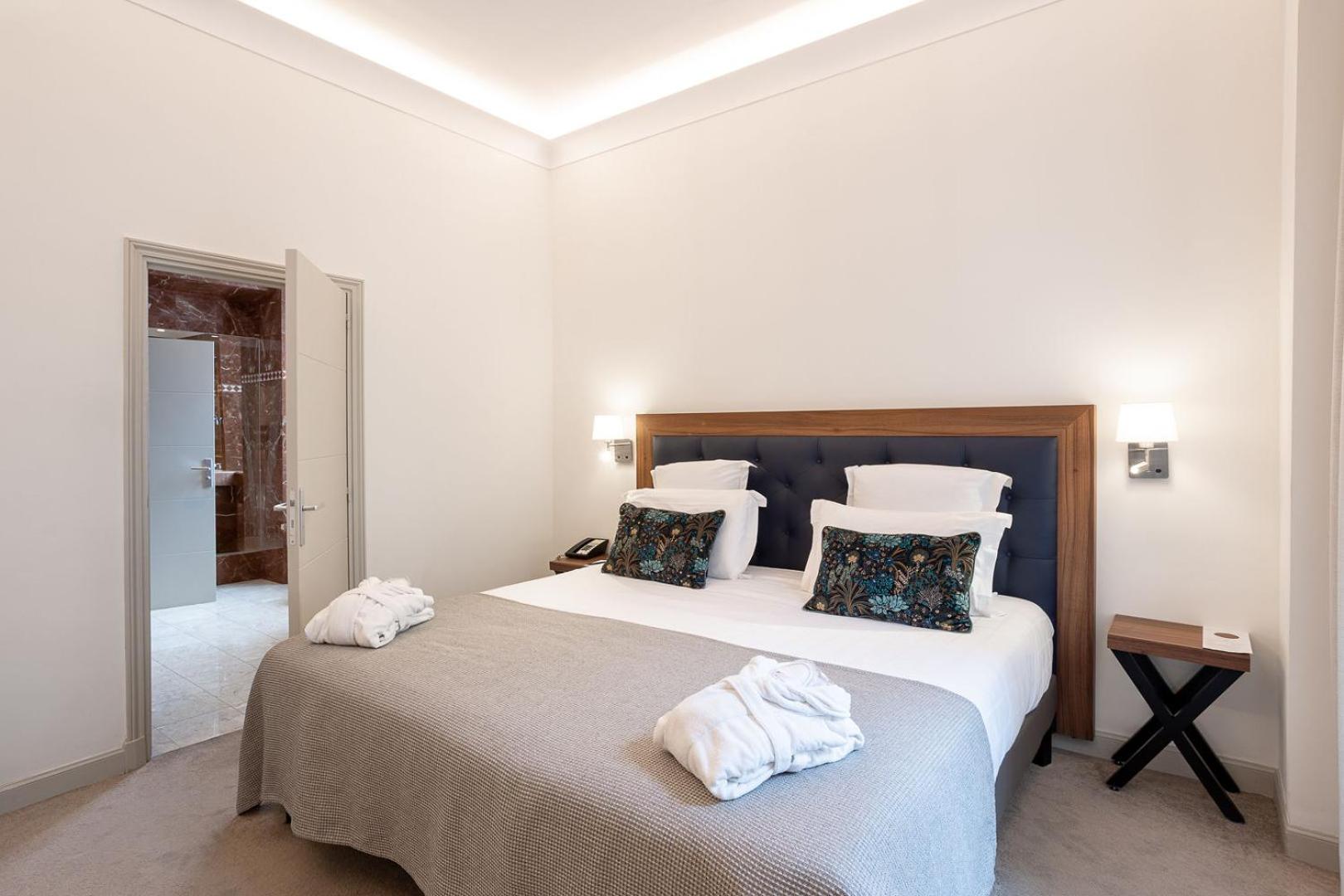 Suite with City View - Photo 4