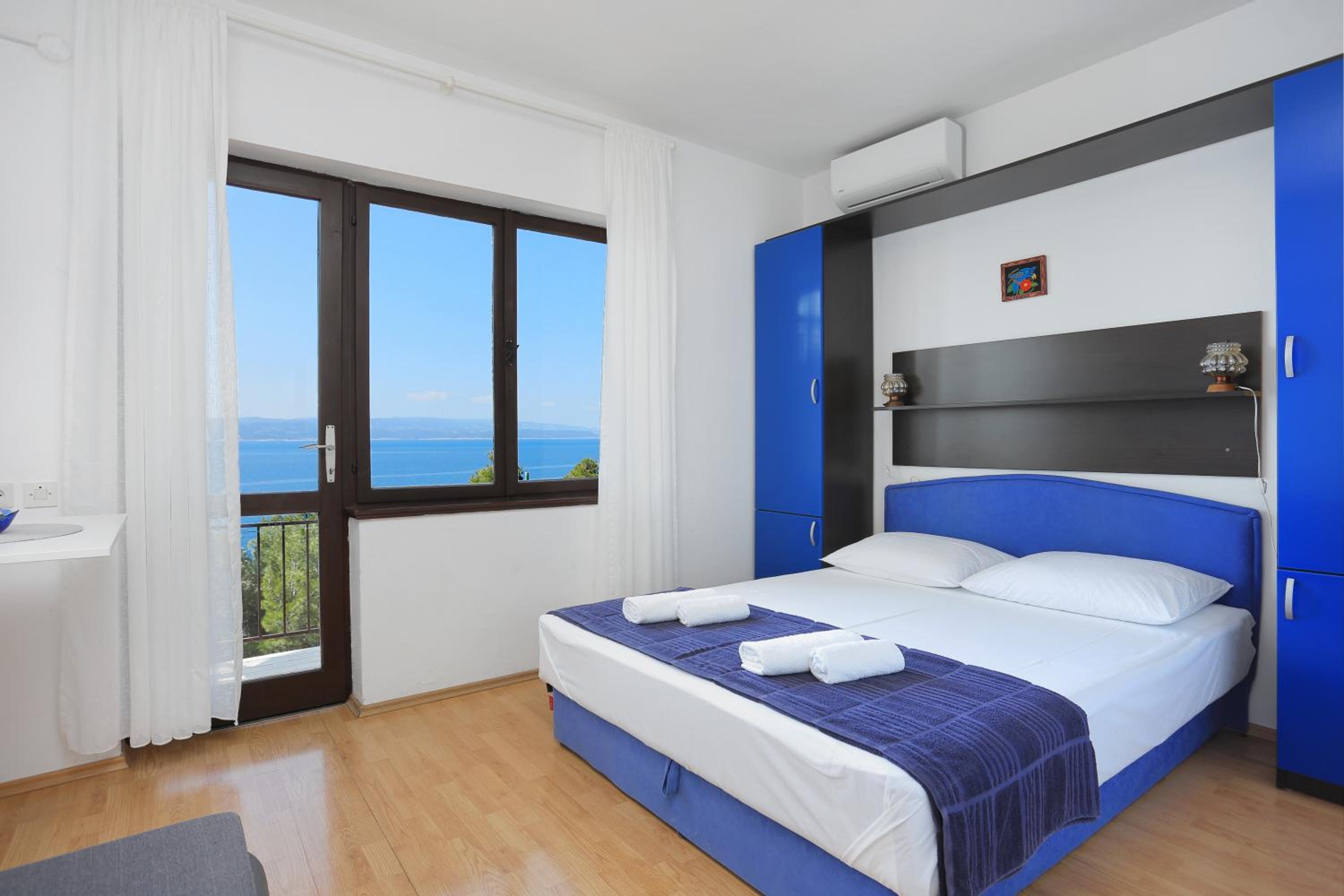 Studio Apartment with Sea View