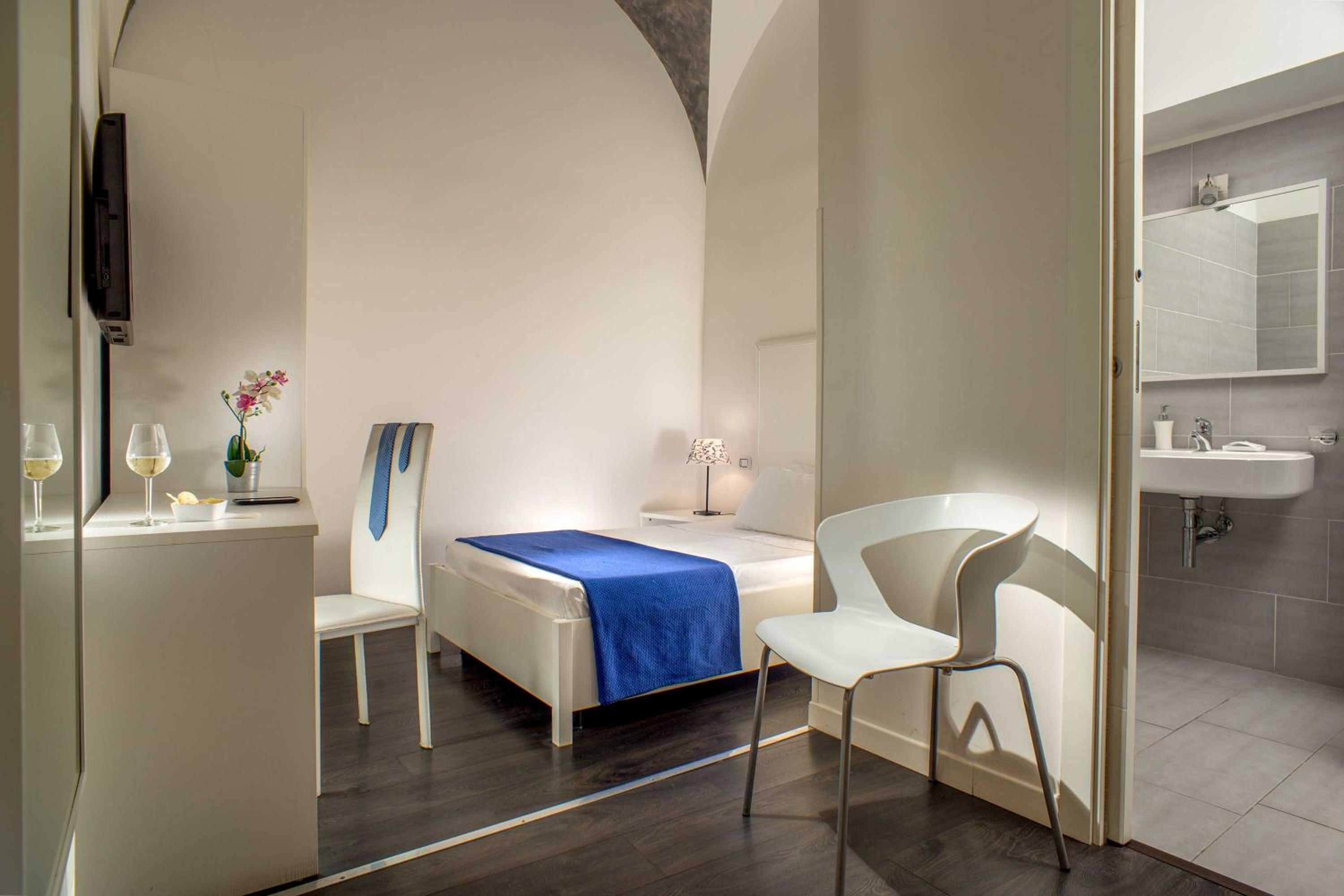 Small Double Room photo 1