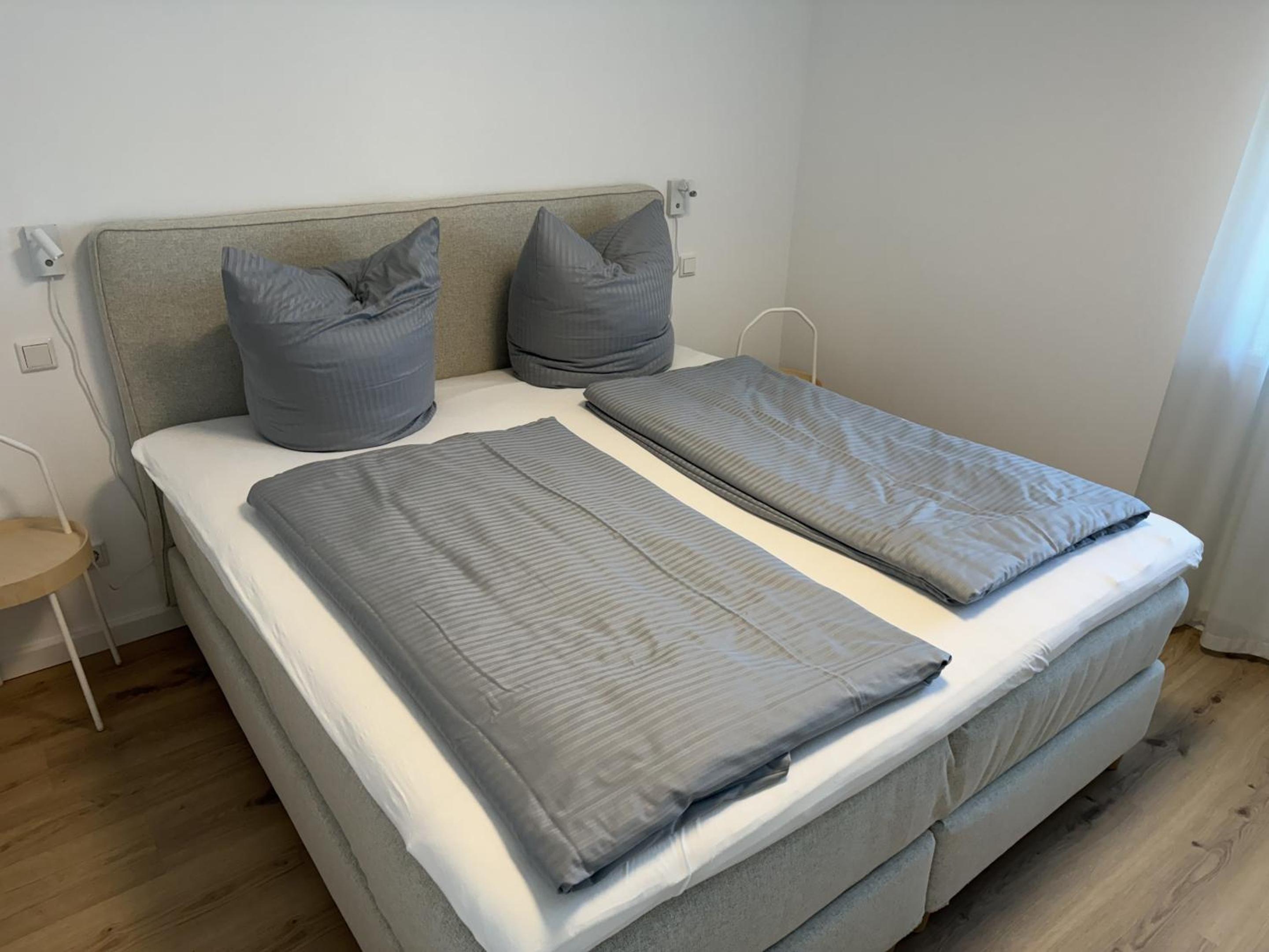 One-Bedroom Apartment with Lake View photo 3