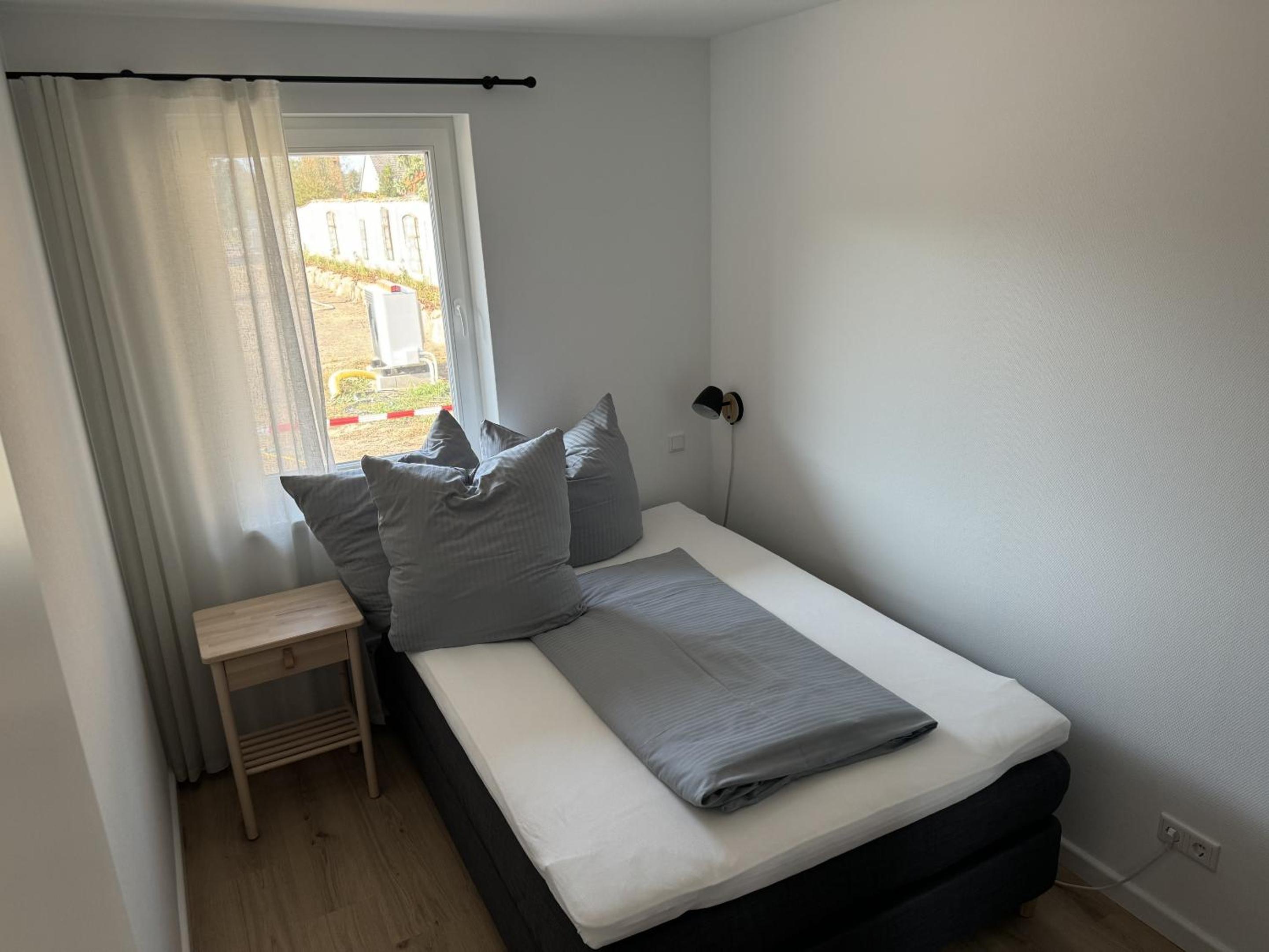 One-Bedroom Apartment with Lake View photo 1