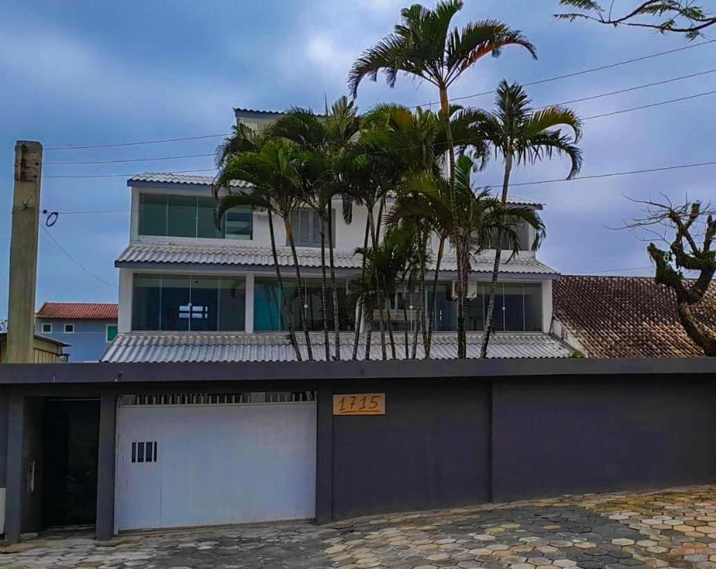 Deluxe One-Bedroom Apartment with Ocean View photo 2
