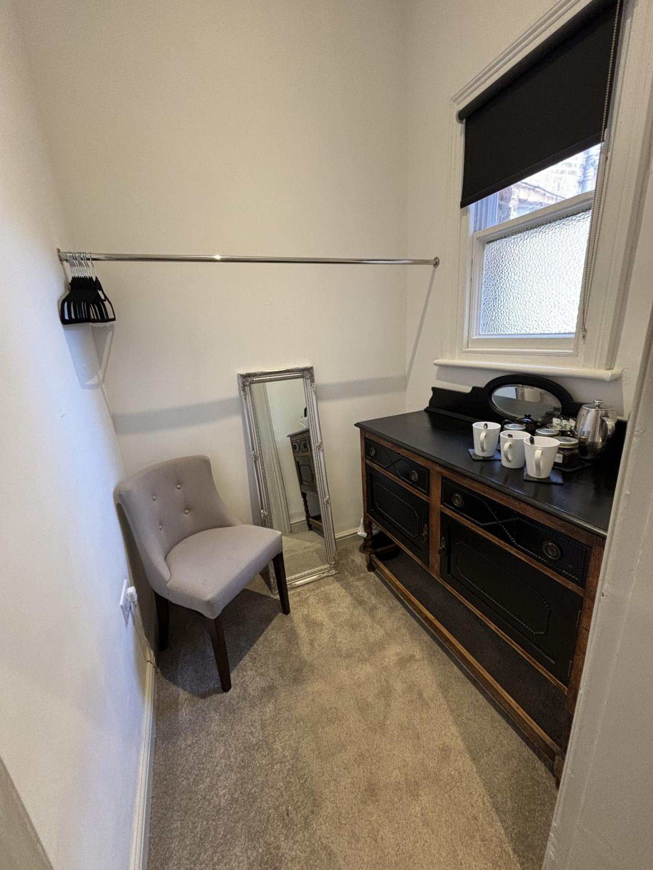 Triple Room with Private Bathroom photo 2