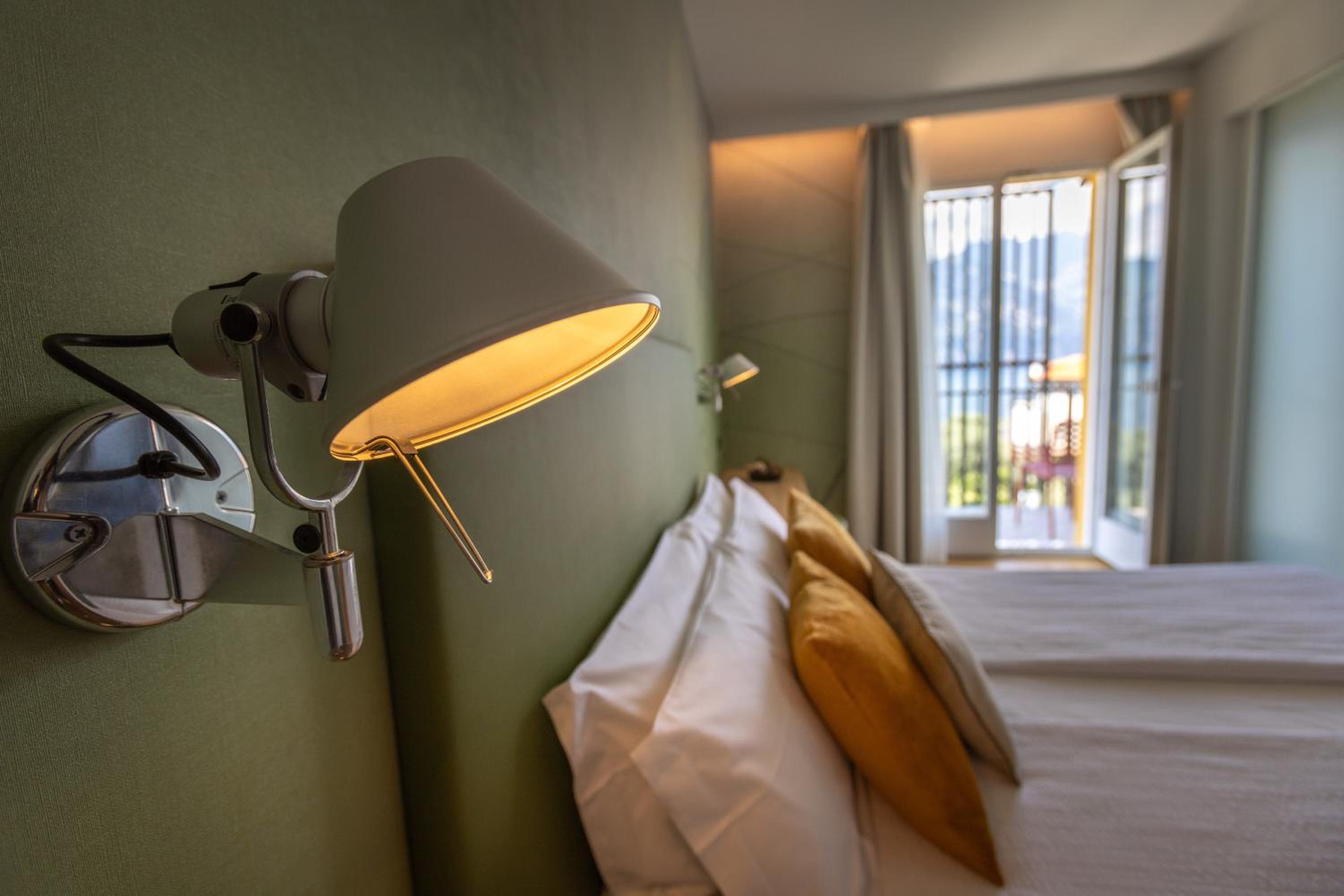 King Room with Lake View photo 2