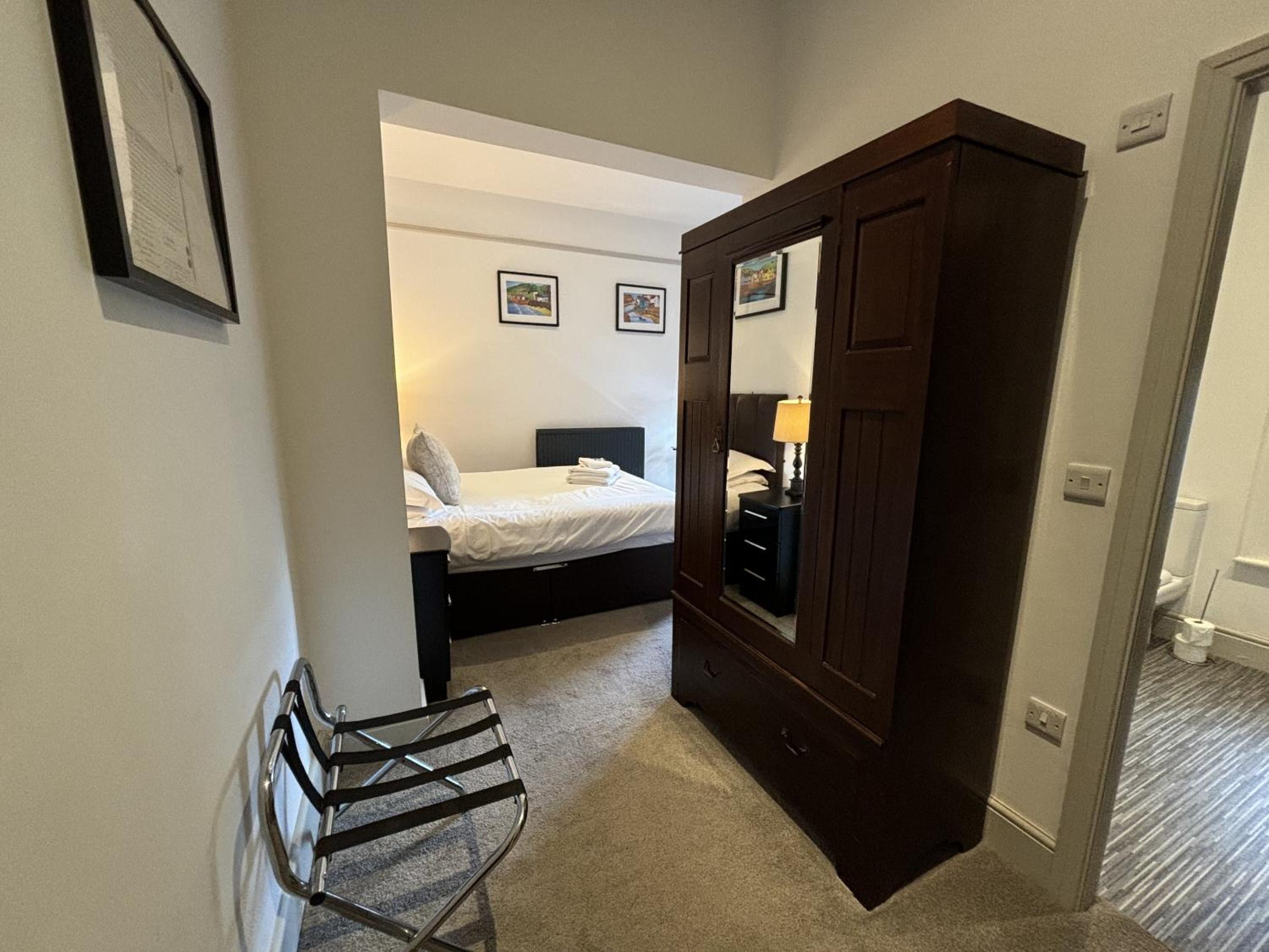 Standard King Room photo 3