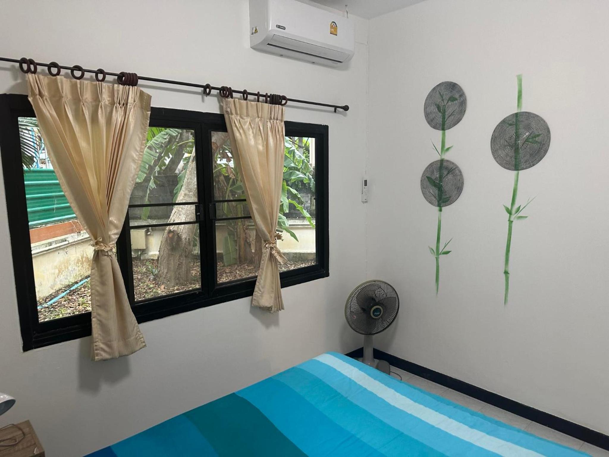 Two-Bedroom House photo 3