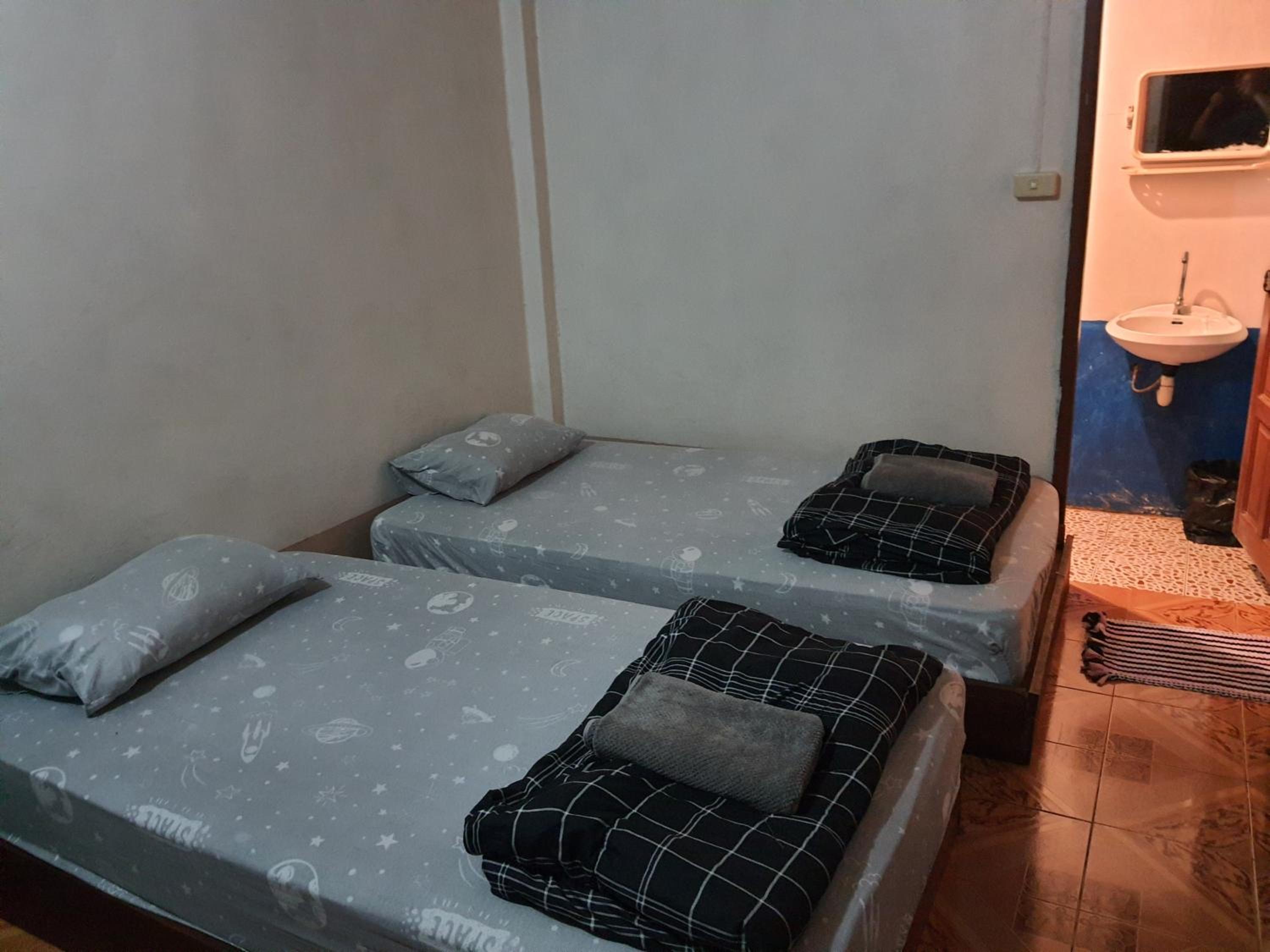 Twin Room with Pool View - Photo 1