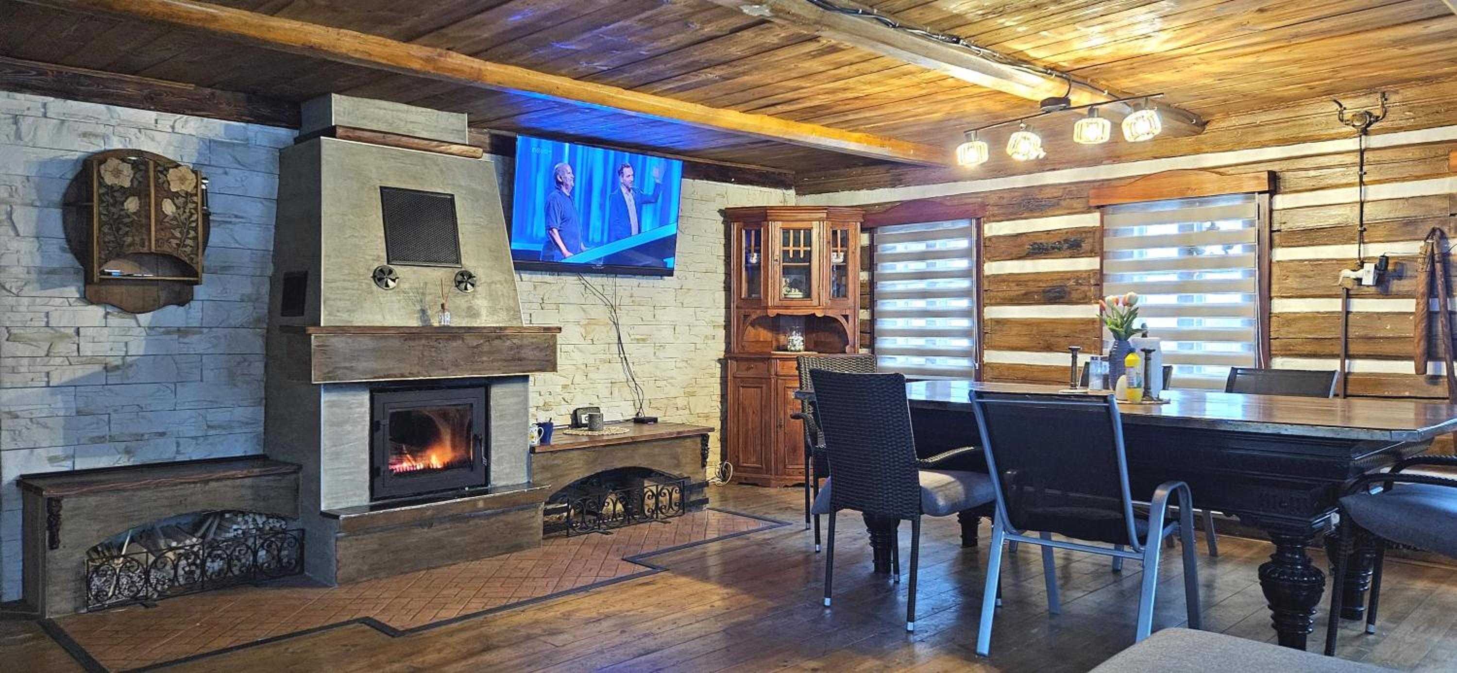 Three-Bedroom Chalet photo 2