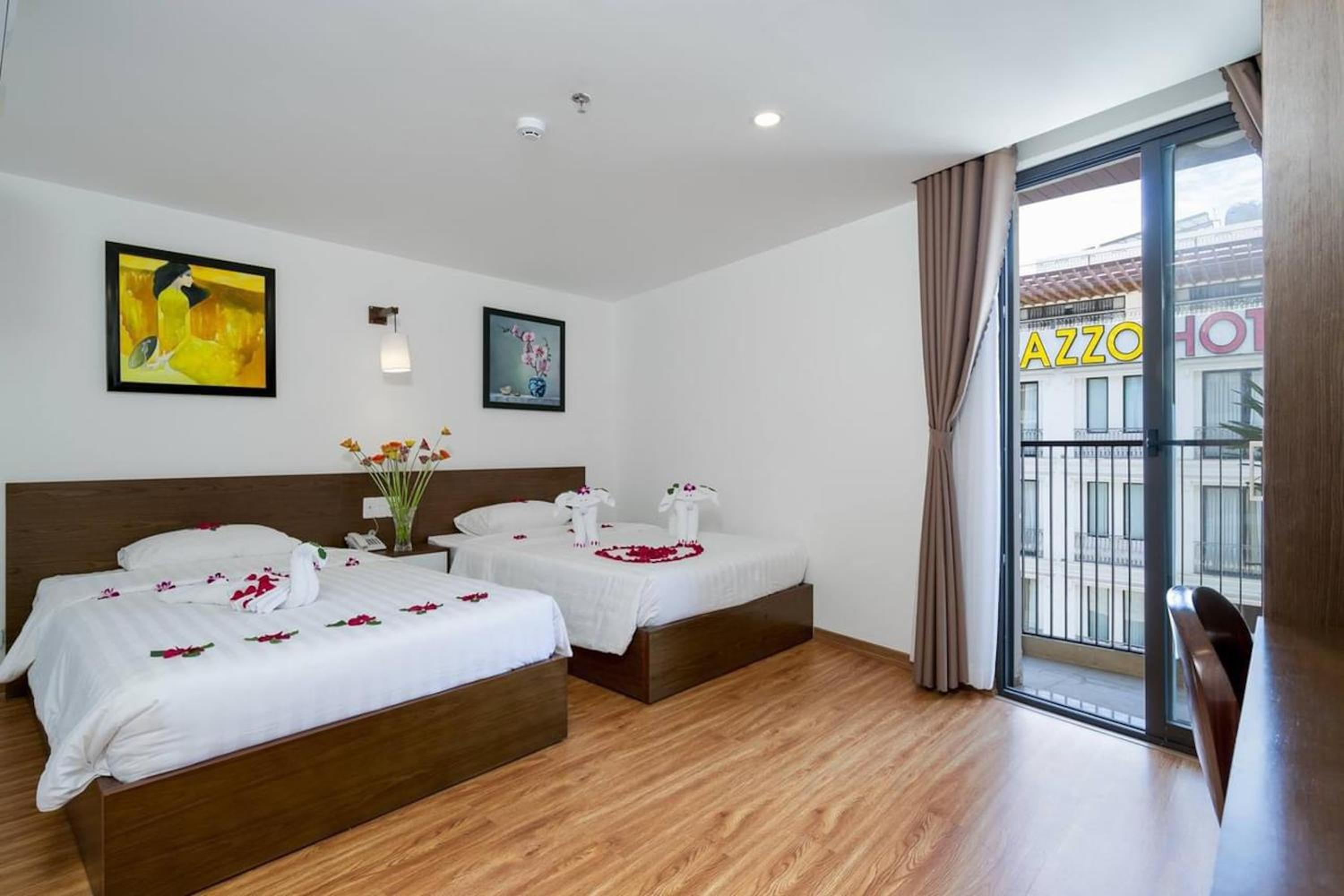 Twin Room with Balcony