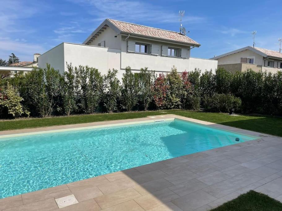 Villa photo 2