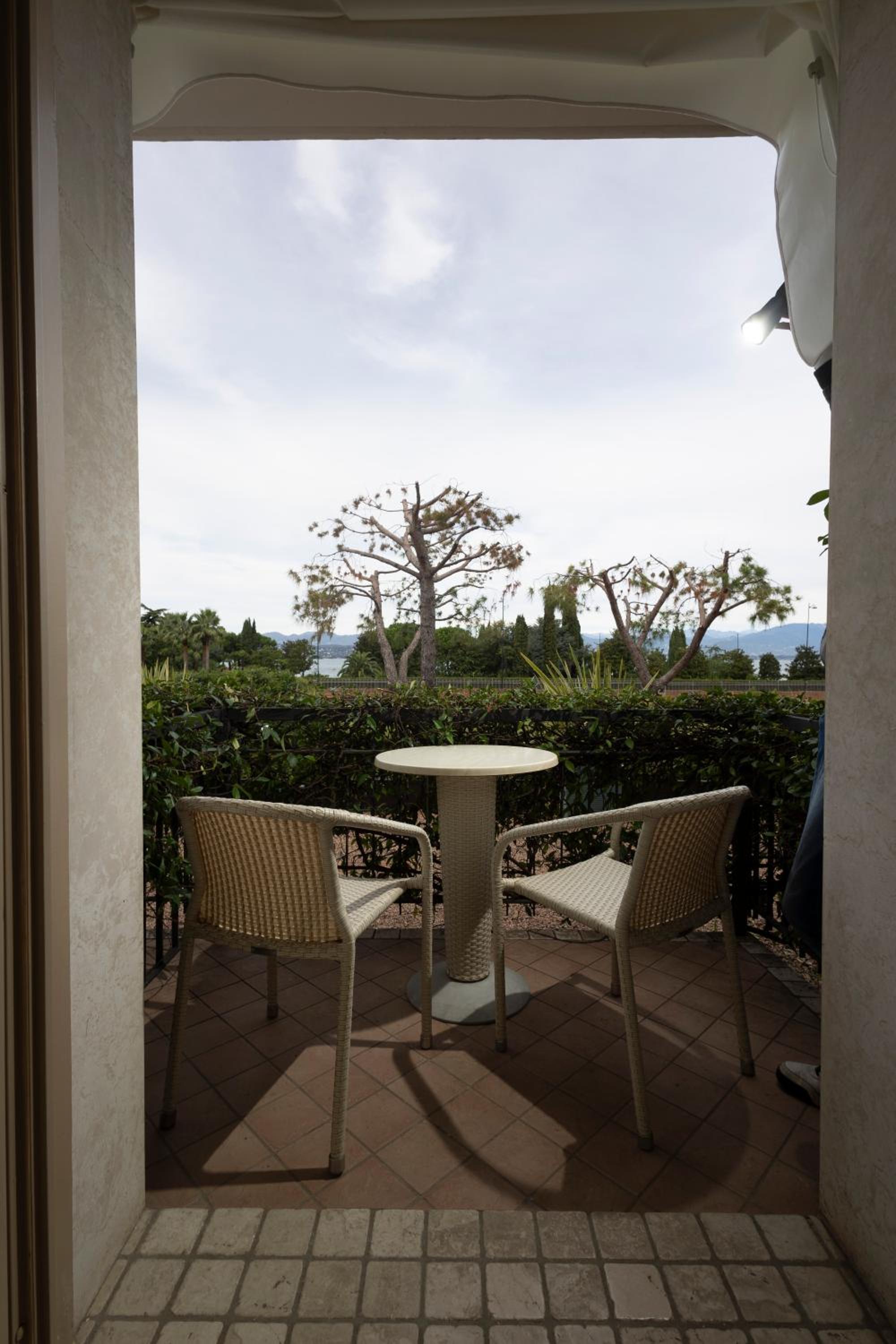 Basic Double Room with Balcony - Photo 5