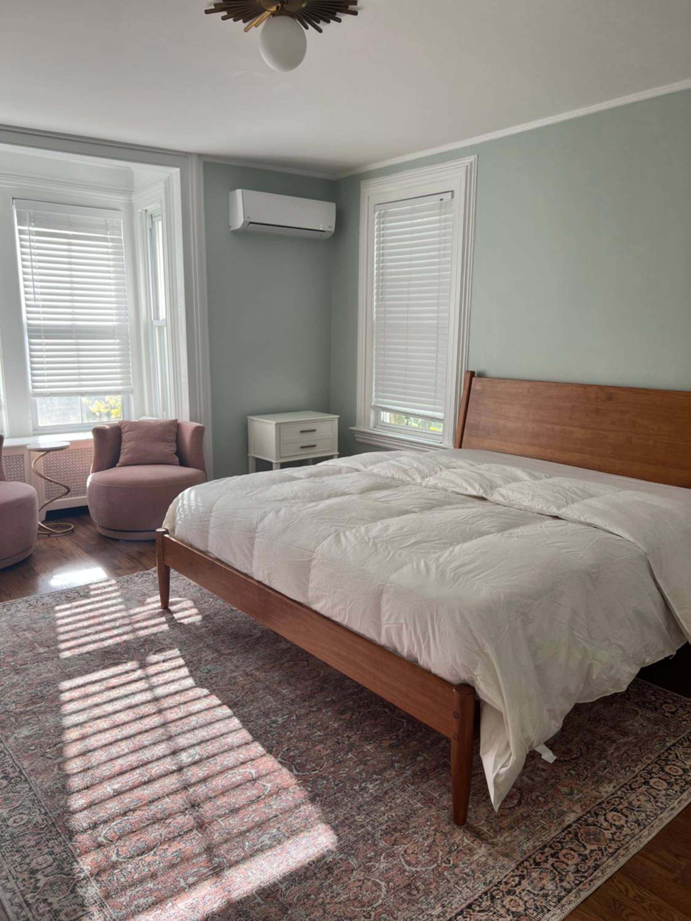 Seven-Bedroom House photo 1