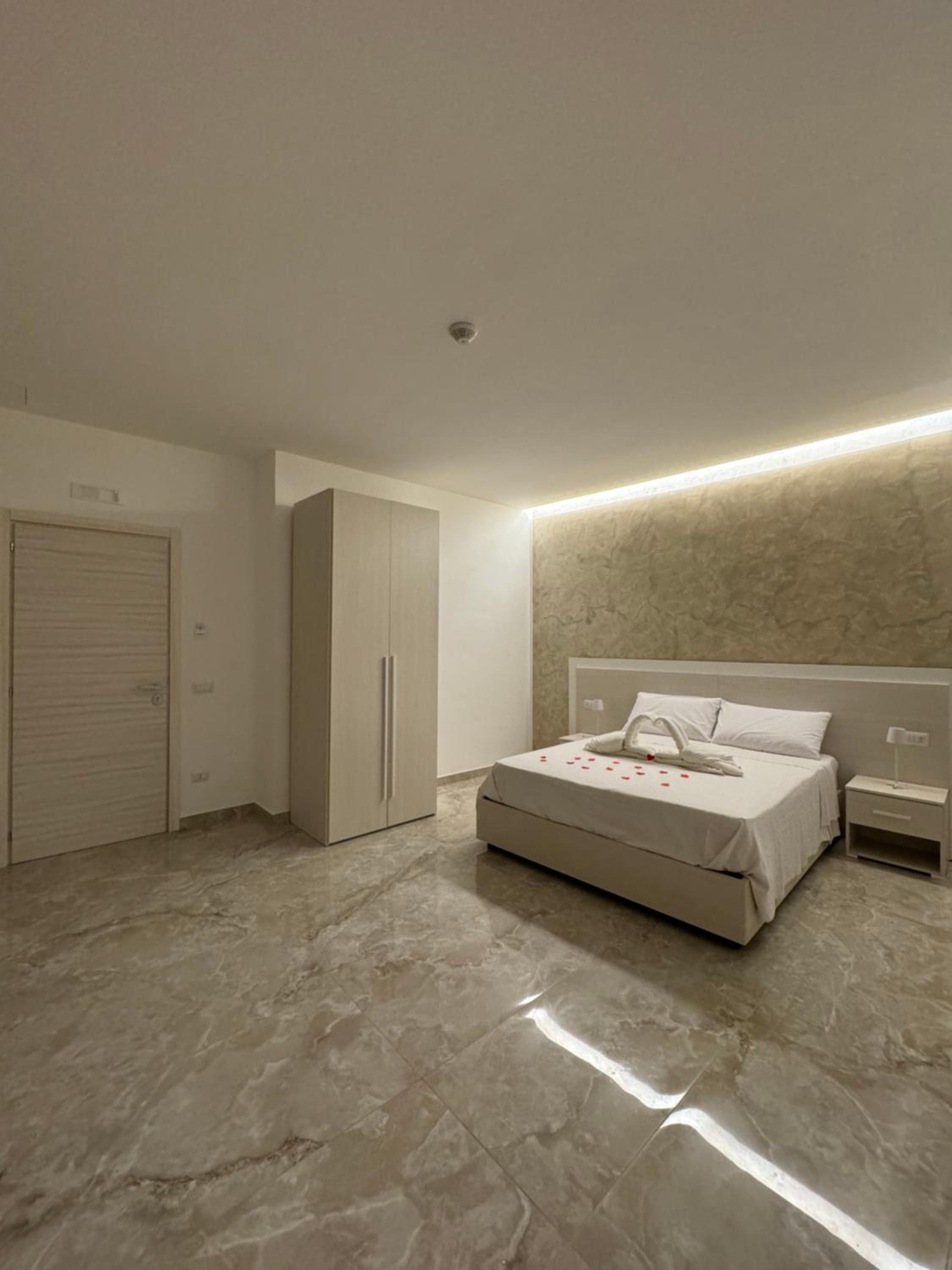 Queen Room with Spa Bath photo 2