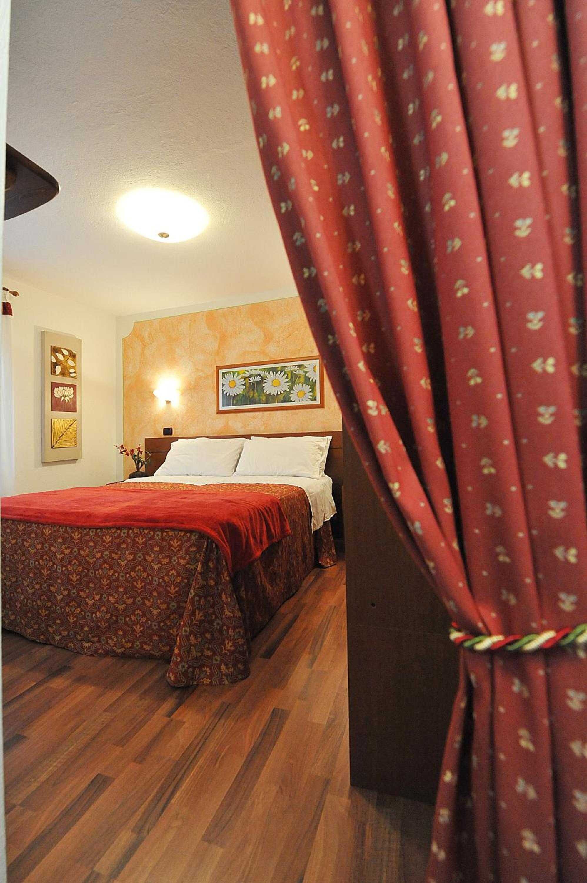 Double or Twin Room with Bathroom photo 2