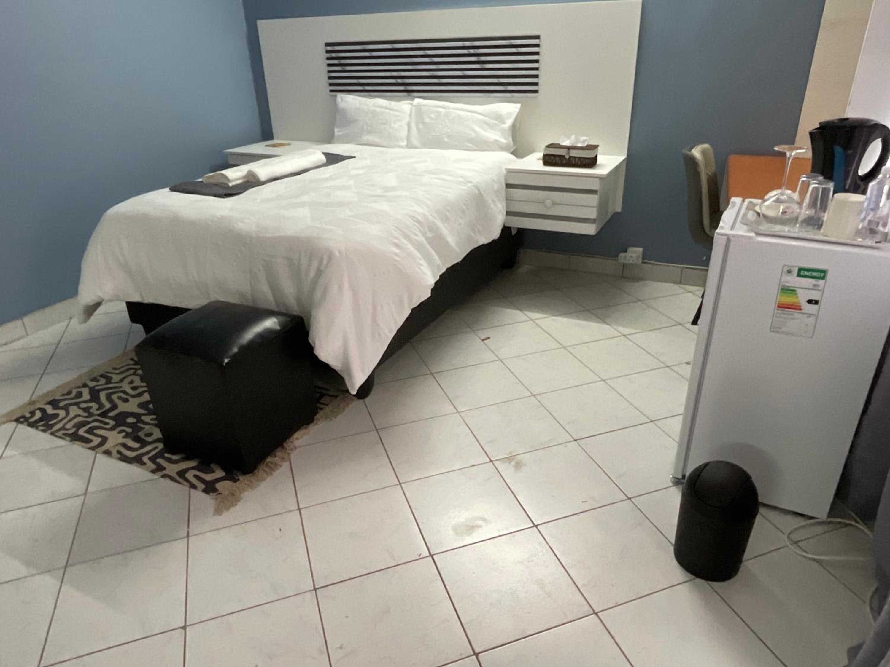 Double Room with Private Bathroom photo 3
