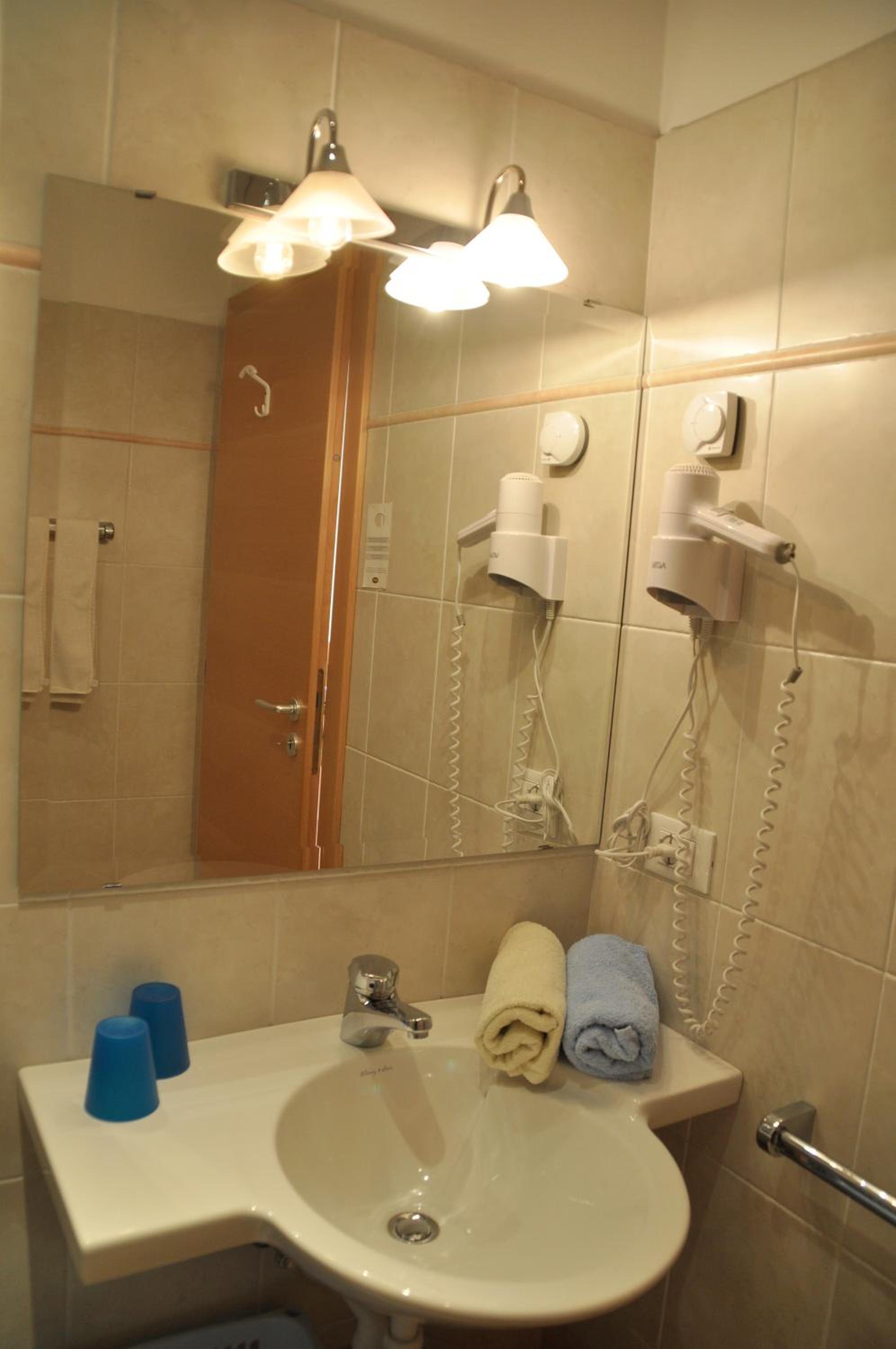 Double Room with Balcony photo 3